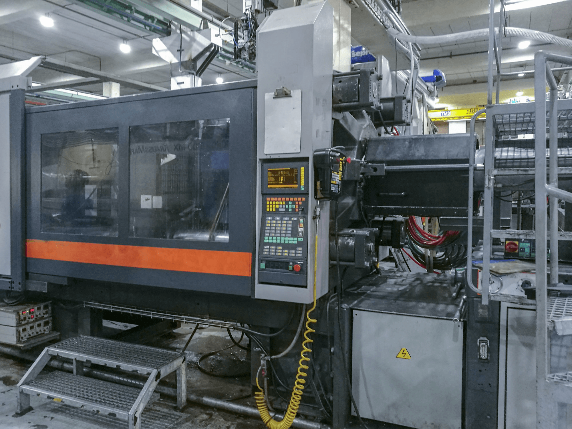 Right view 1 of SANDRETTO 4435-550 machine