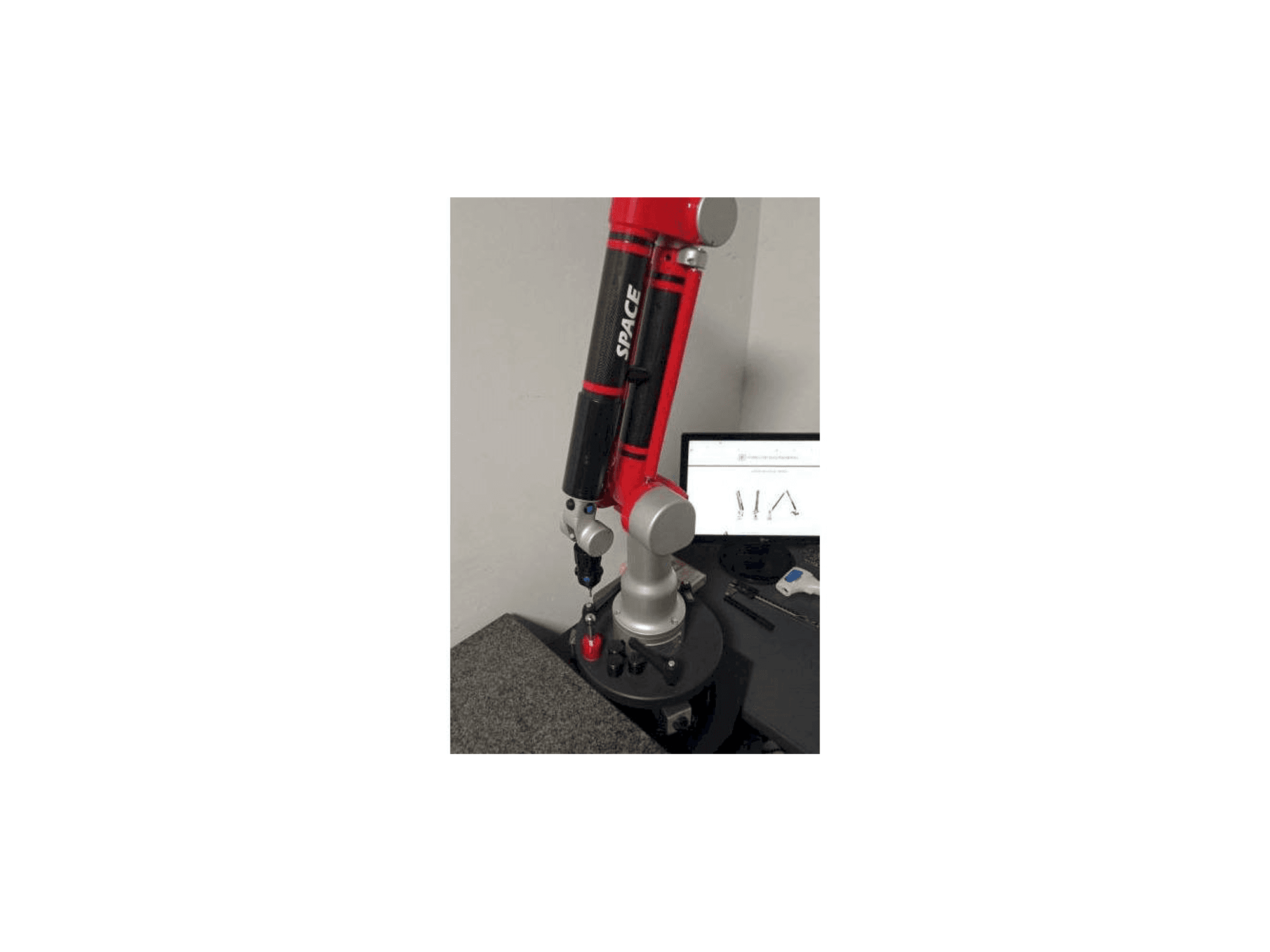 Вид станка Tomelleri Engineering Space - 6 Axes спереди