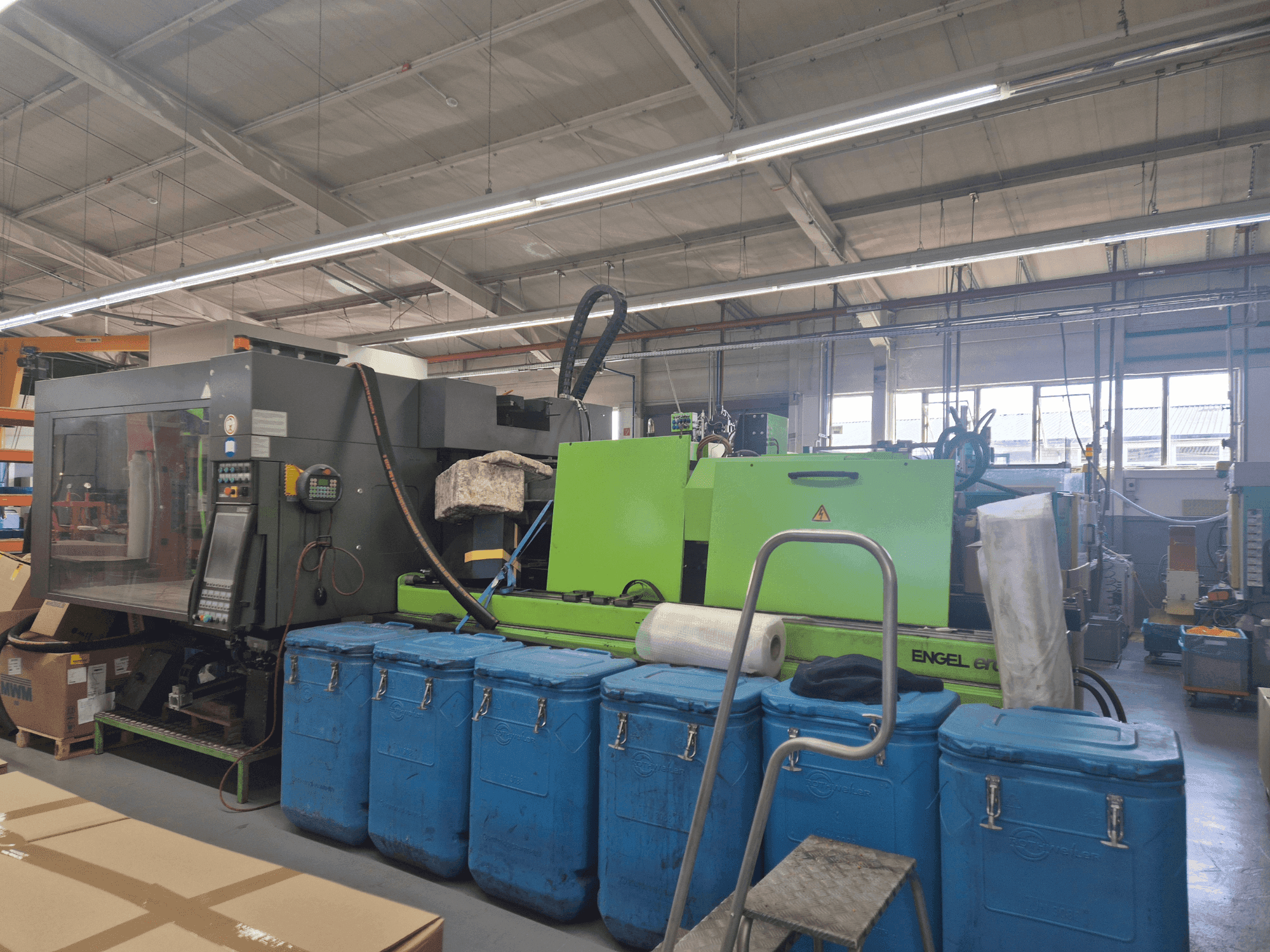 Вид станка Engel Victory 2050H500V/300 Combi спереди