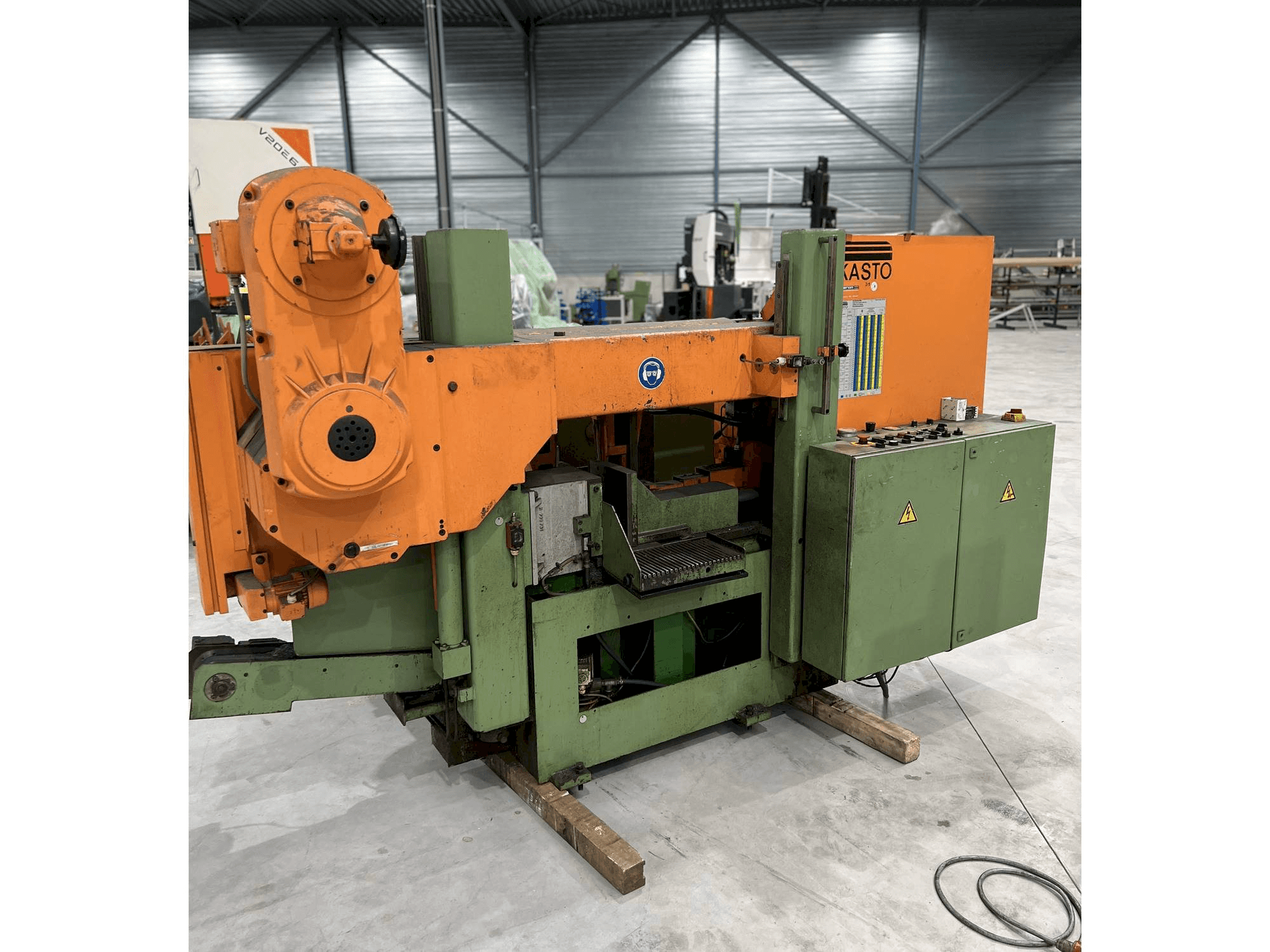 Вид станка KASTO HBA 360 AU спереди