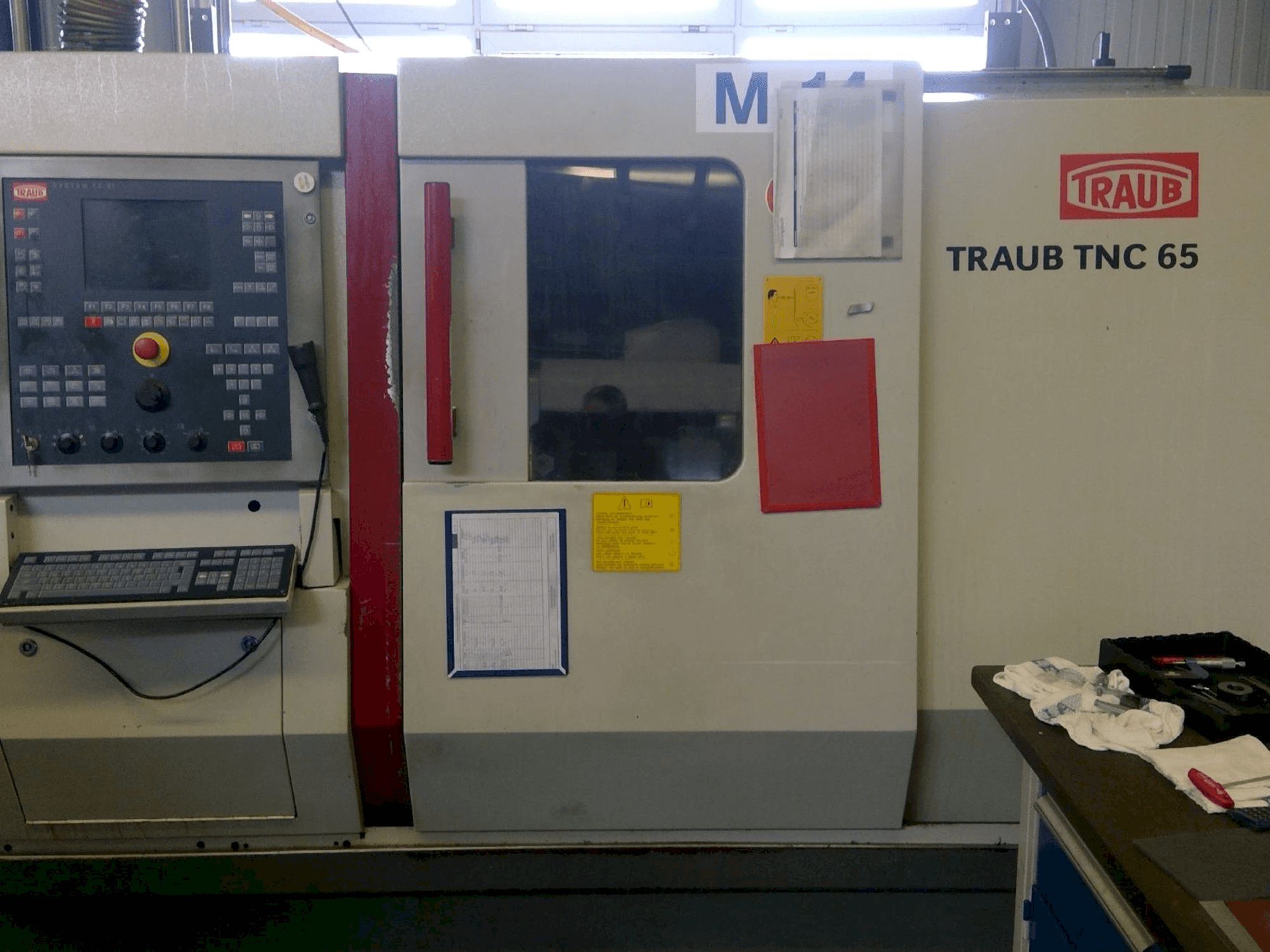 Вид станка TRAUB TNC 42/65 спереди