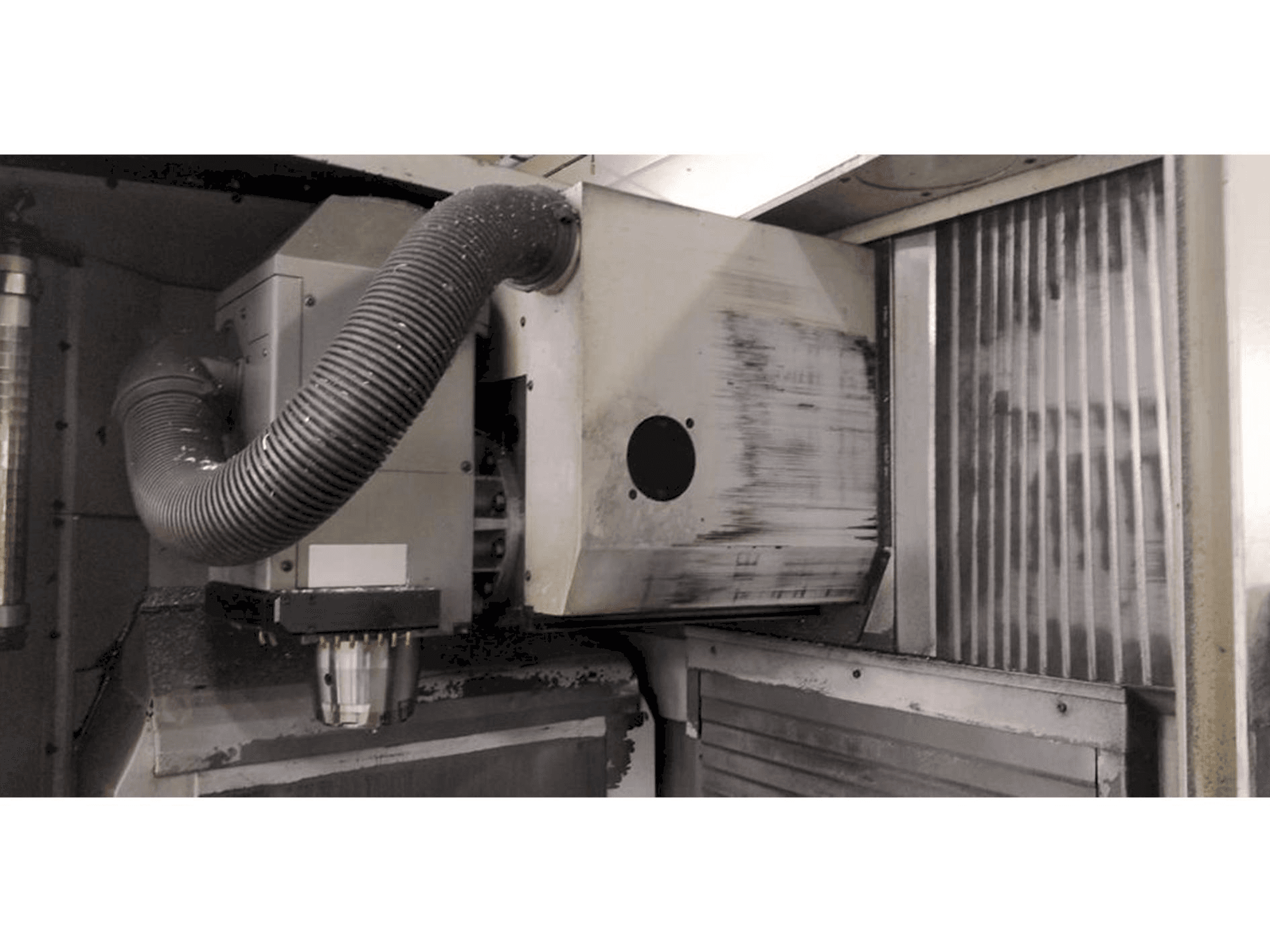 Вид станка DECKEL MAHO (DMG) Type DMU 60 T спереди