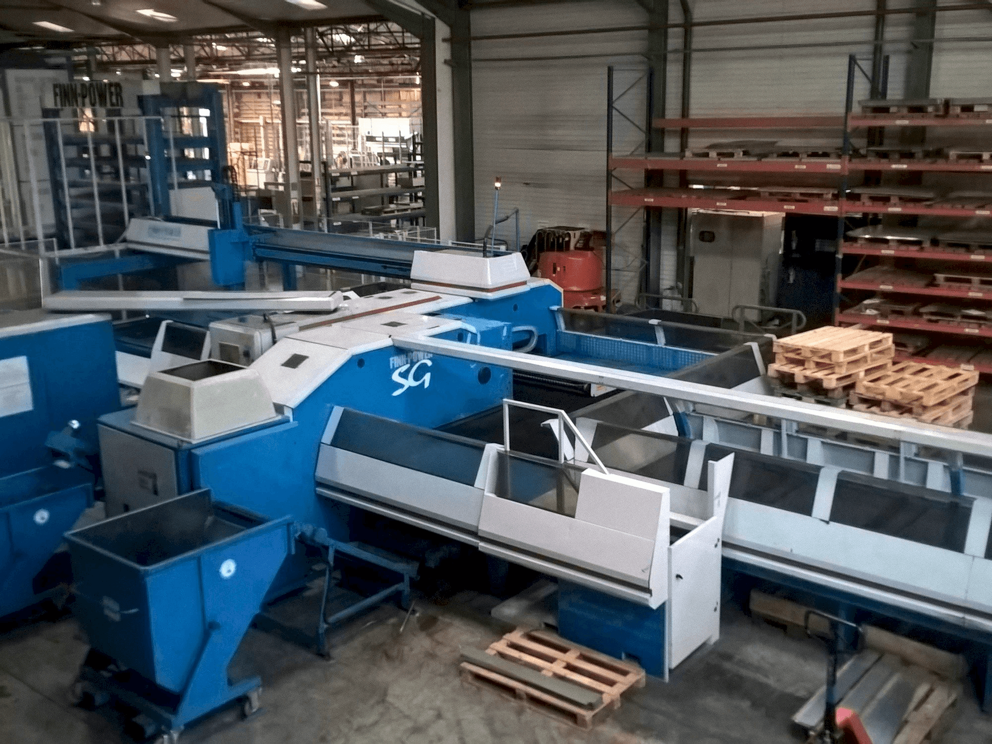 Вид станка Finn-Power SG6 спереди