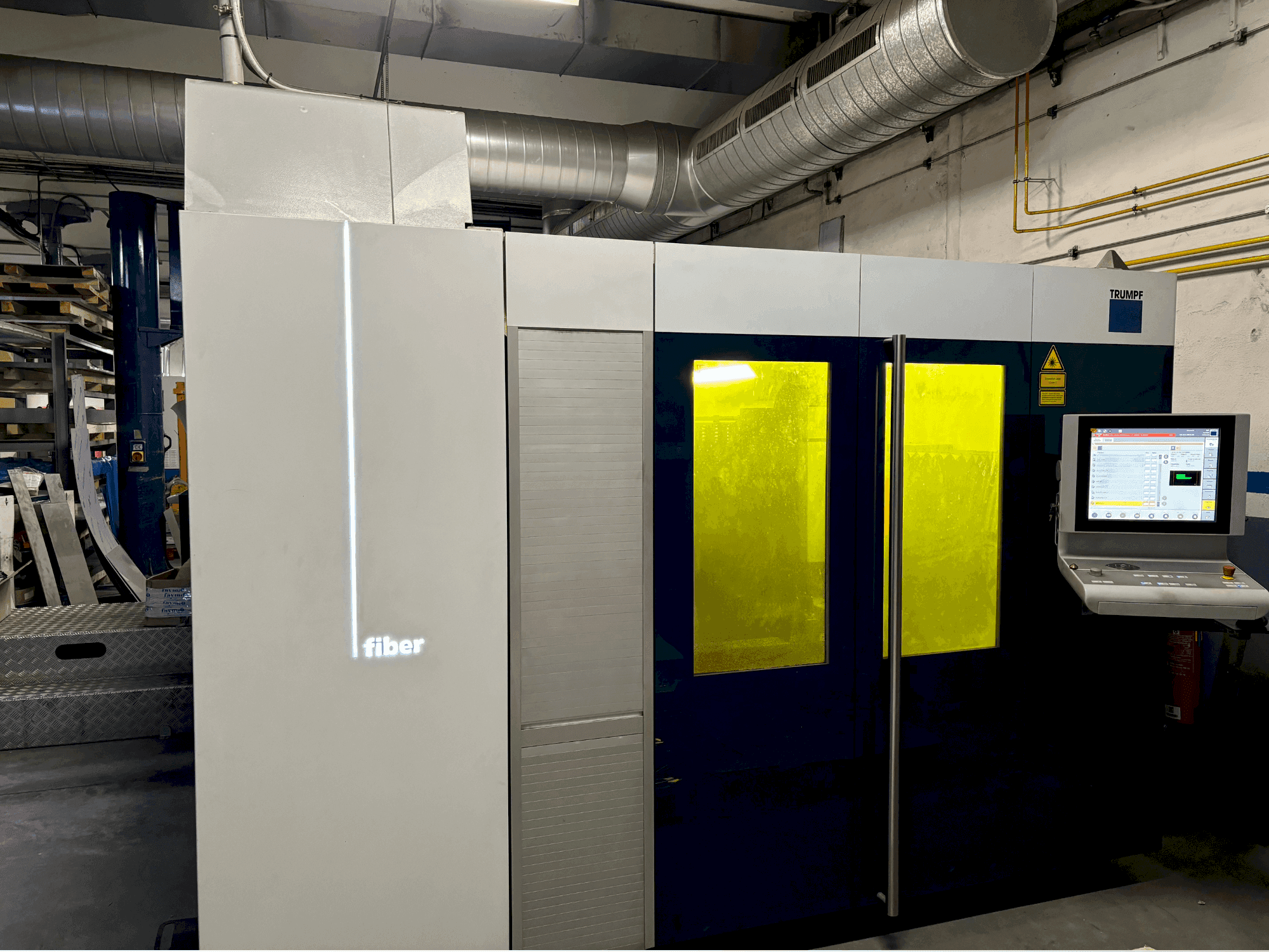 Вид станка TRUMPF TRULASER 3030 FIBER спереди