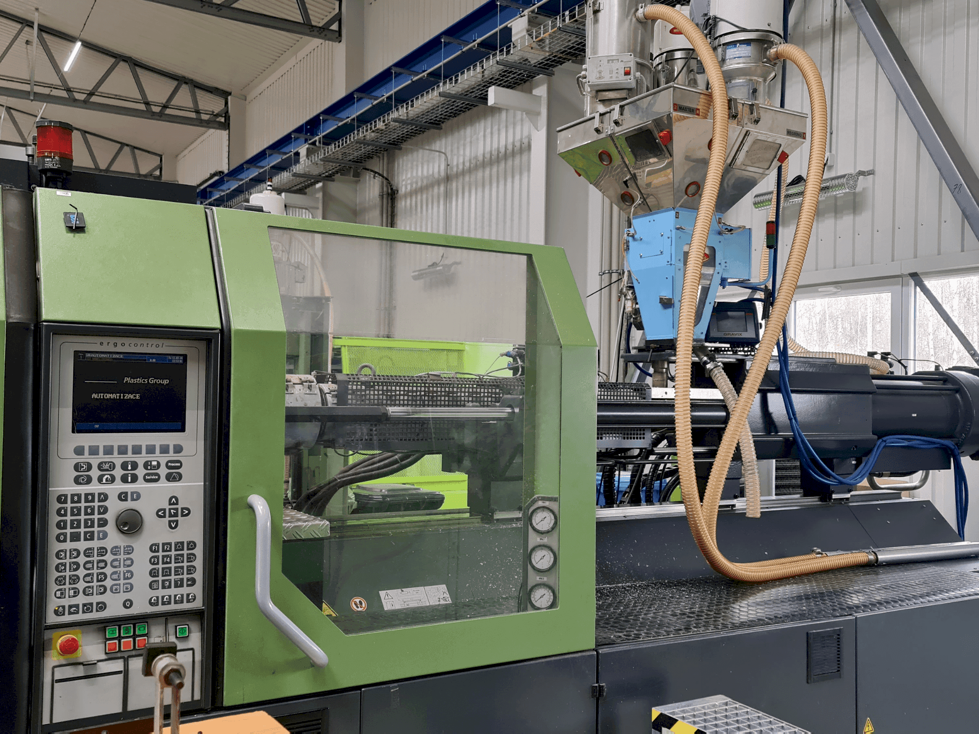 Вид станка с DEMAG Concept 420/810-2300 правой стороны
