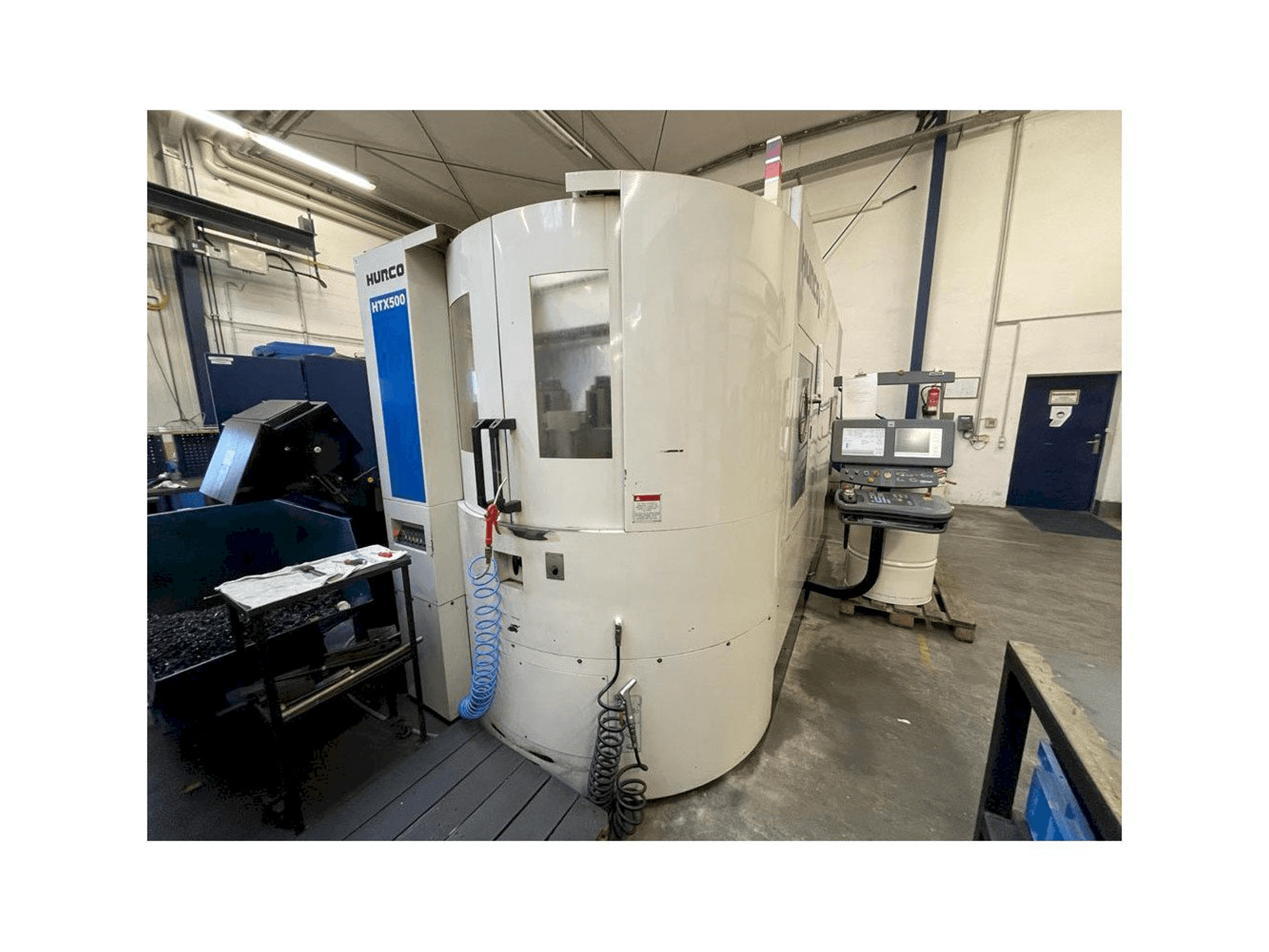Вид станка Hurco HTX 500 спереди