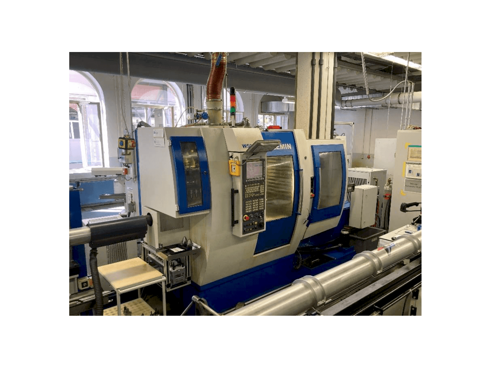 Вид станка Willemin-Macodel W508MT спереди