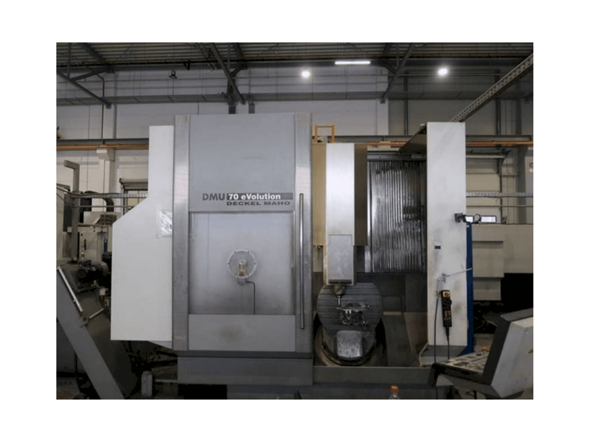 Вид станка DECKEL MAHO DMU 70 eVolution спереди