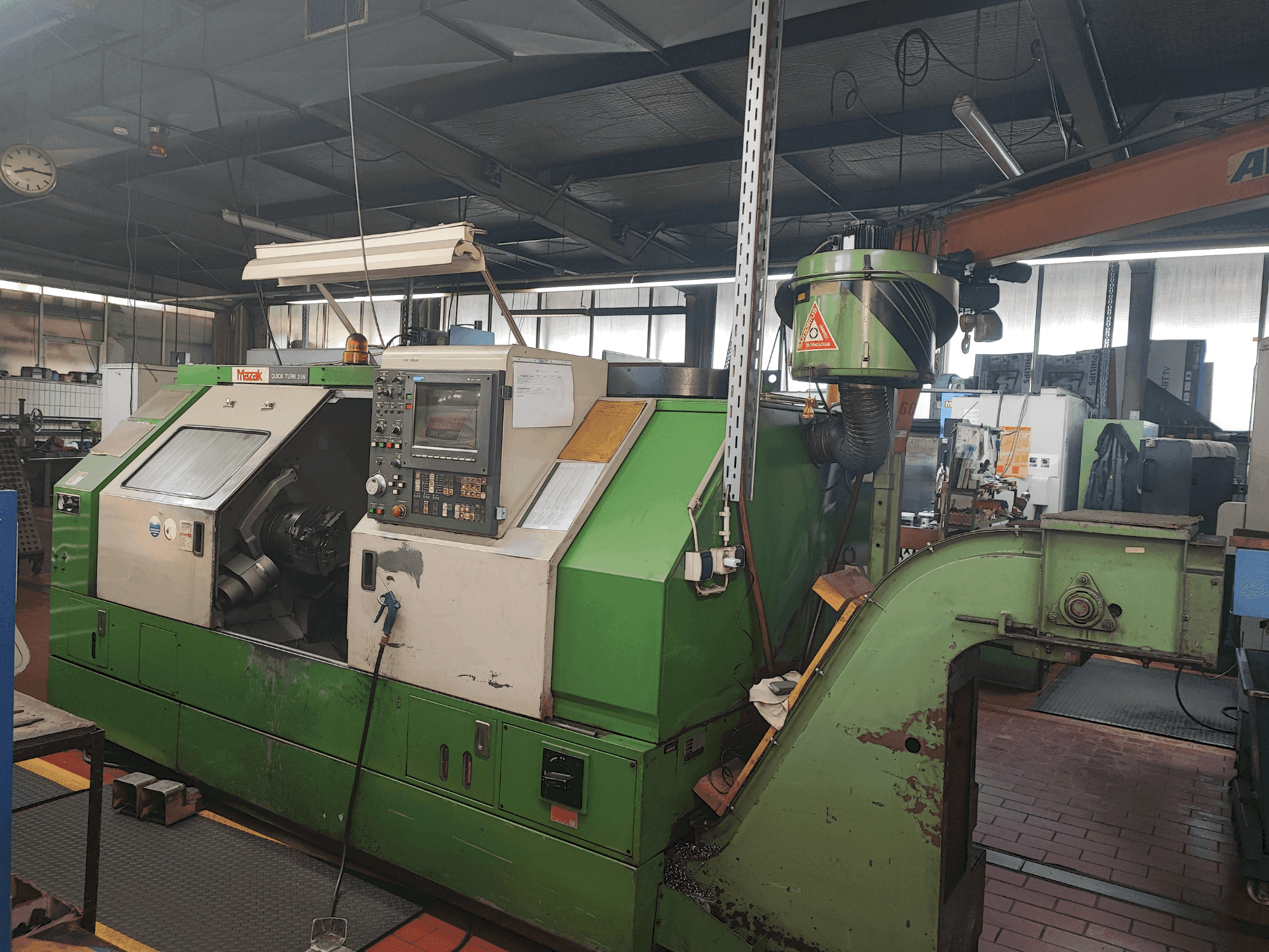 Вид станка Mazak QT 35N спереди