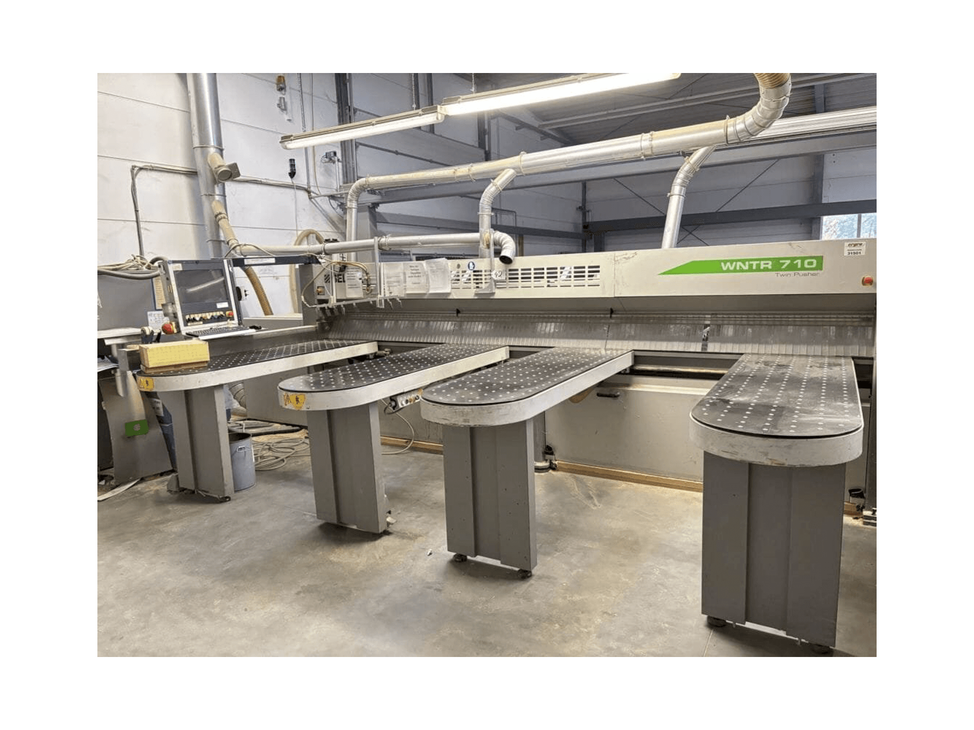 Вид станка SELCO WNTR 710 спереди