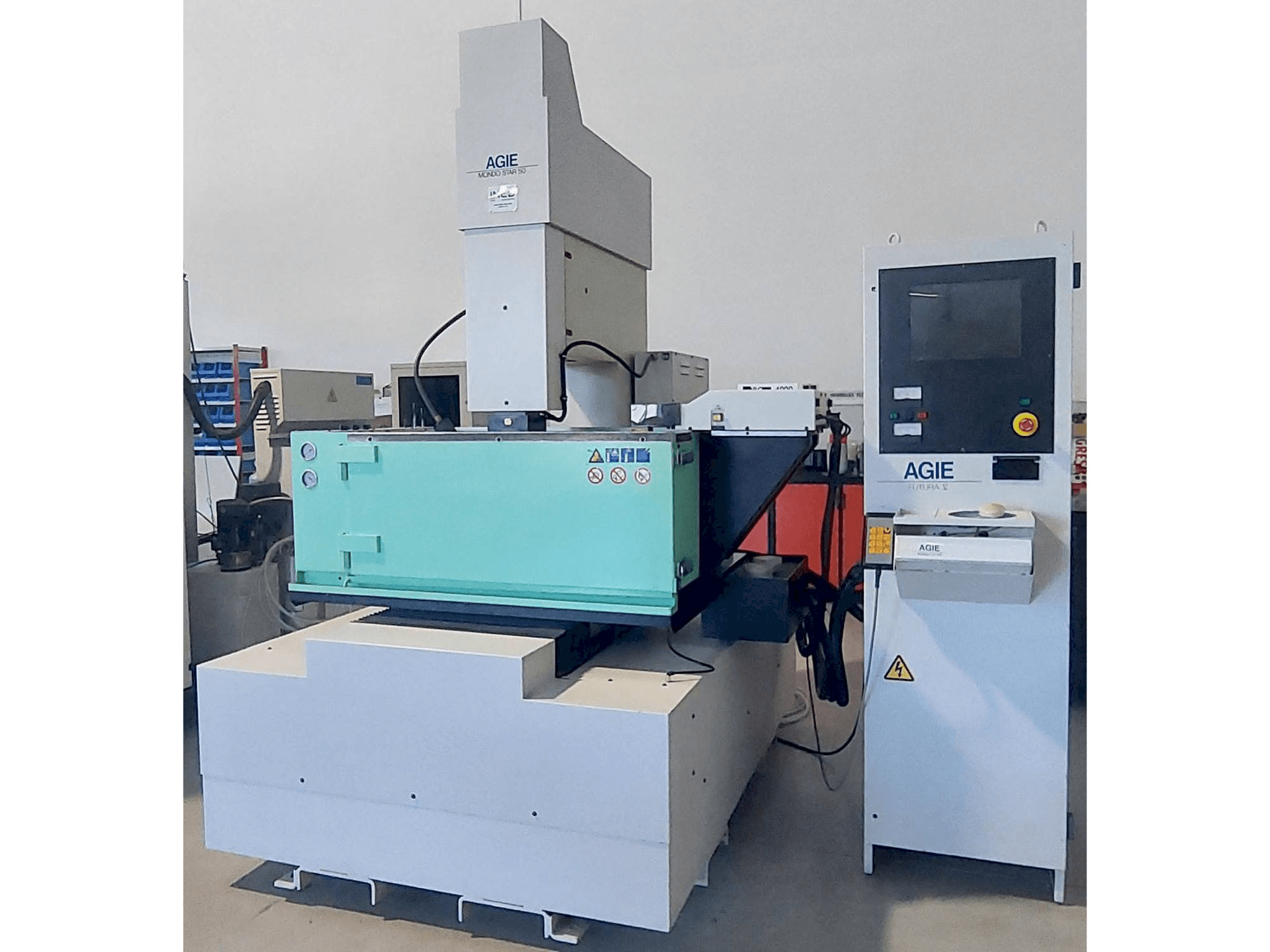 Вид станка AGIE MONDO STAR 50 спереди