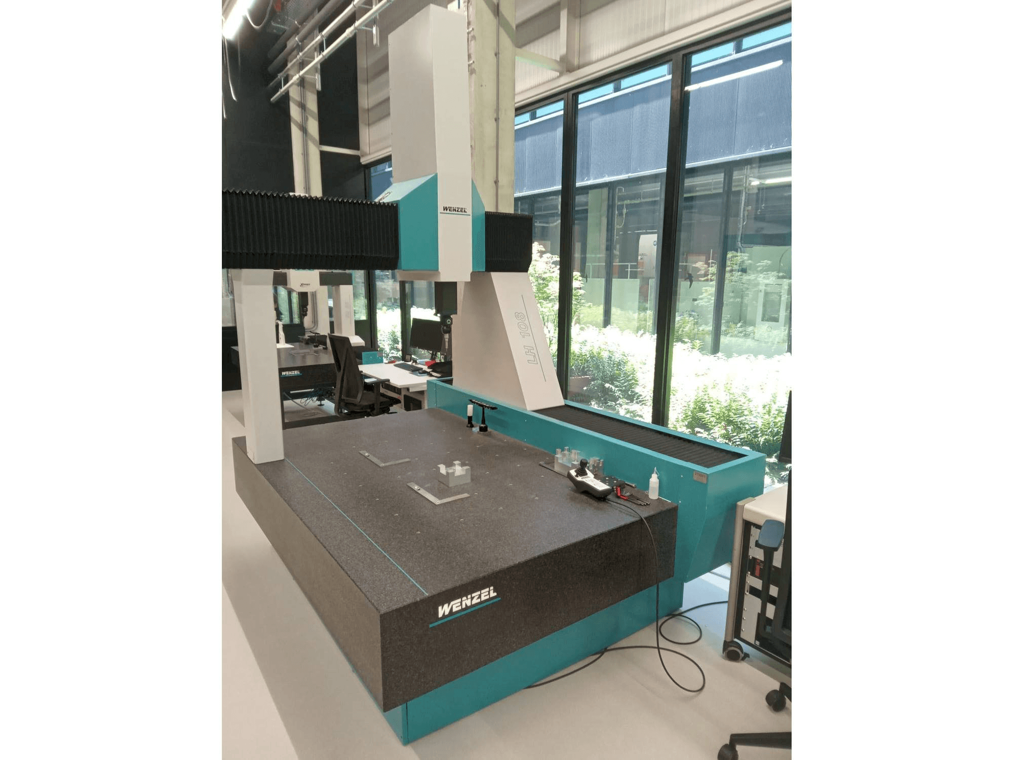 Вид станка Wenzel LH-108 спереди