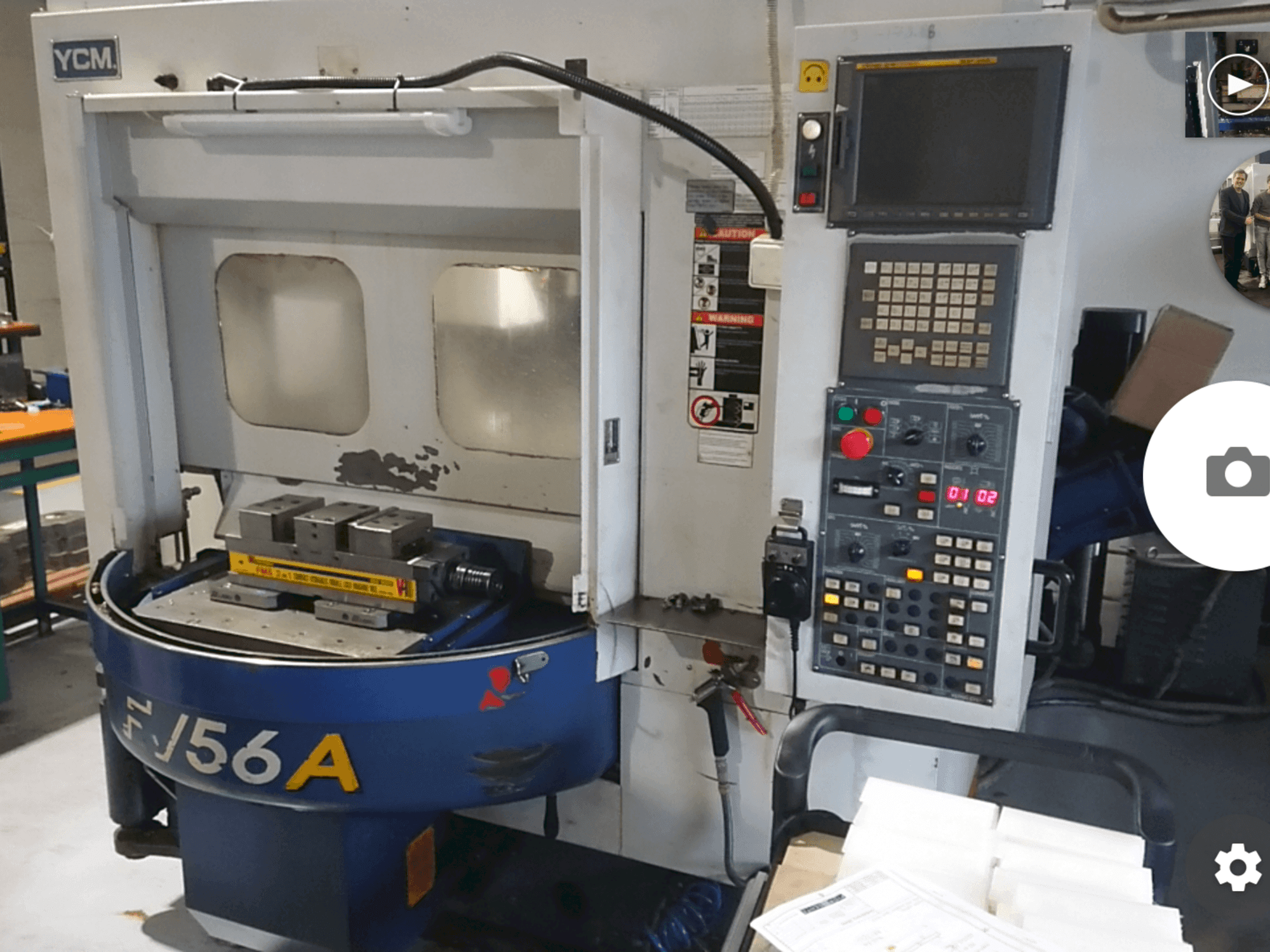 Вид станка YCM FV56A спереди