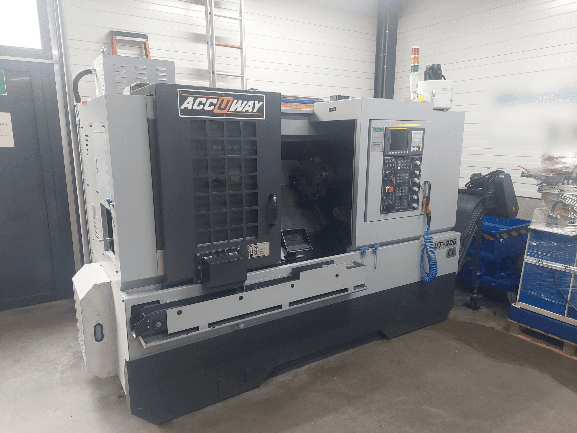 Вид станка ACCUWAY UT-200 спереди