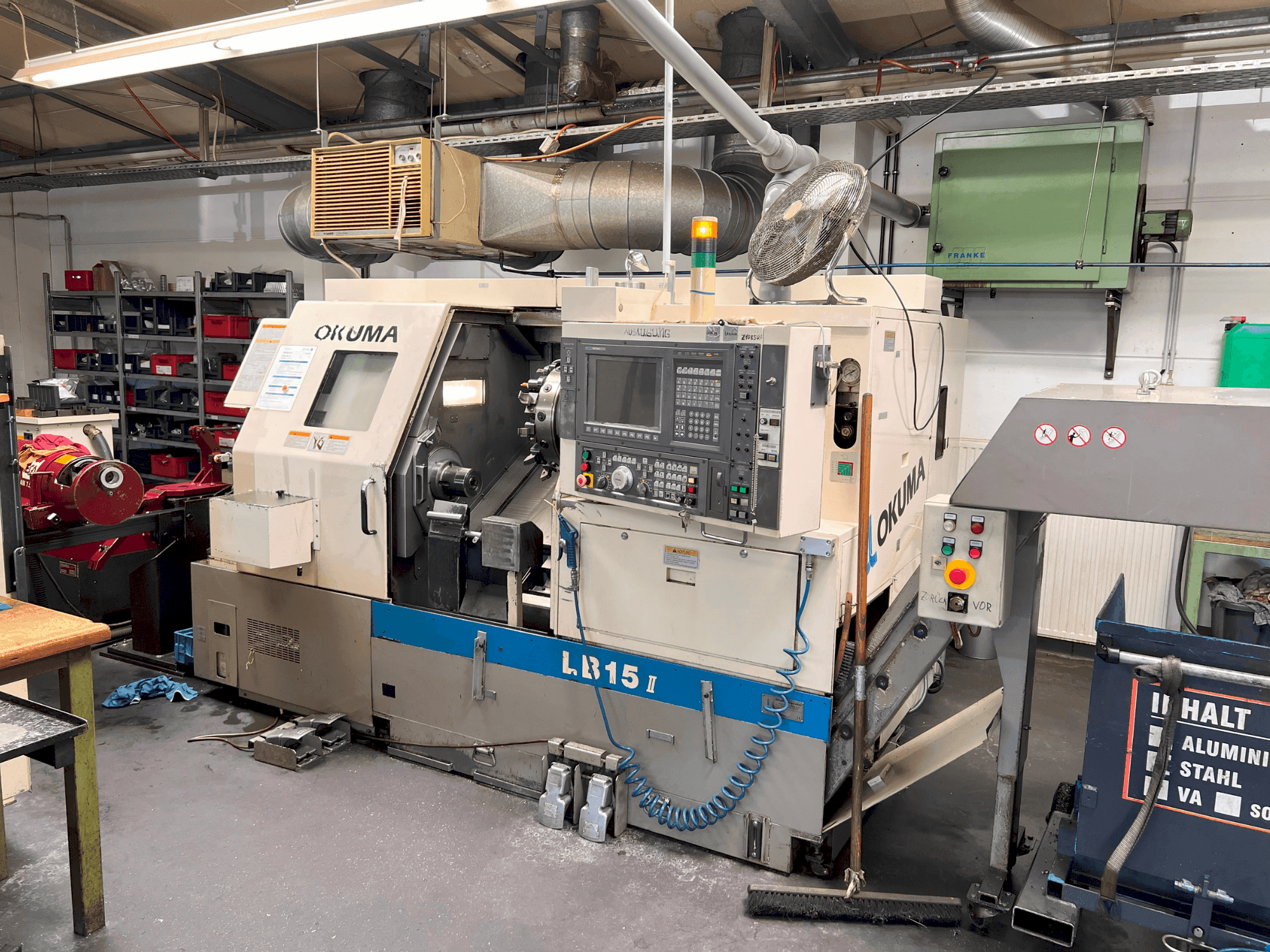 Вид станка Okuma LB15II спереди