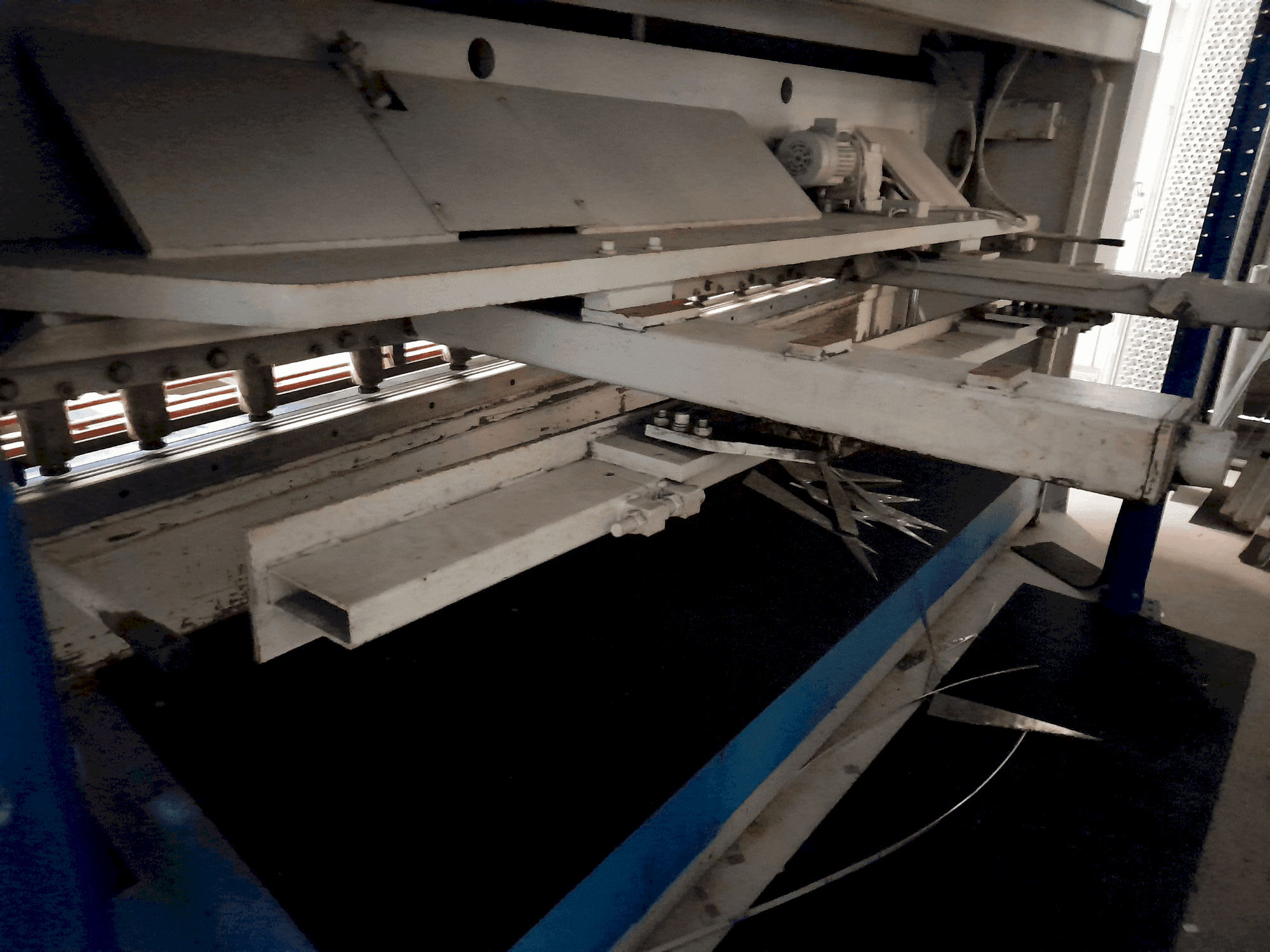 Вид станка LVD HST 25/6 спереди