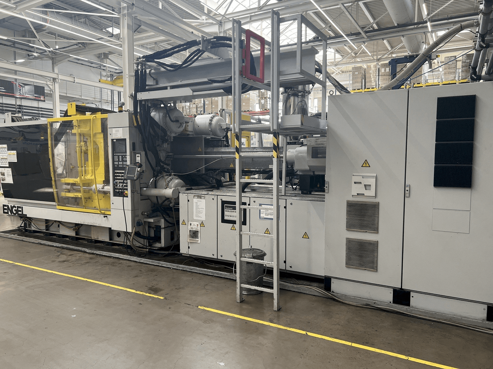 Вид станка Engel Duo 4550/650 спереди