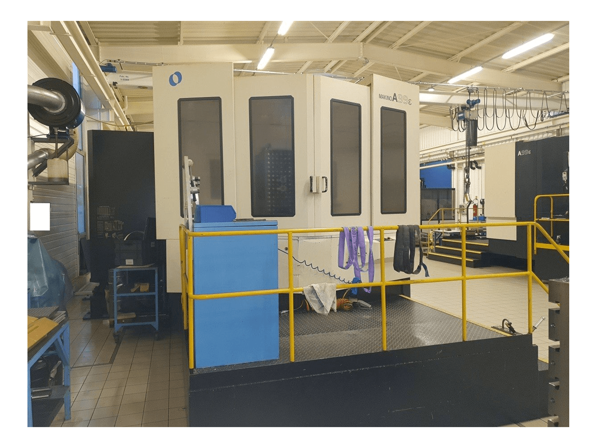 Вид станка Makino A99 спереди