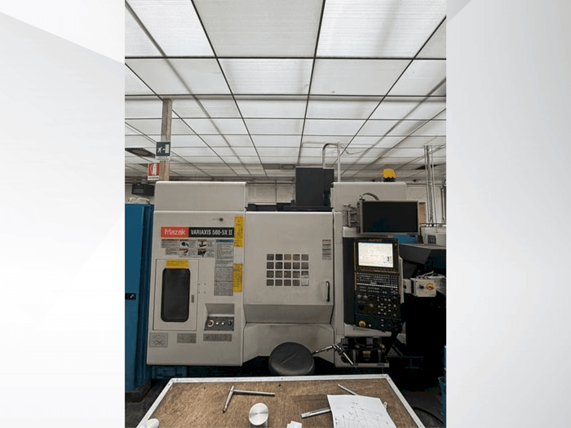 Вид станка Mazak Variaxis 500-5X II спереди