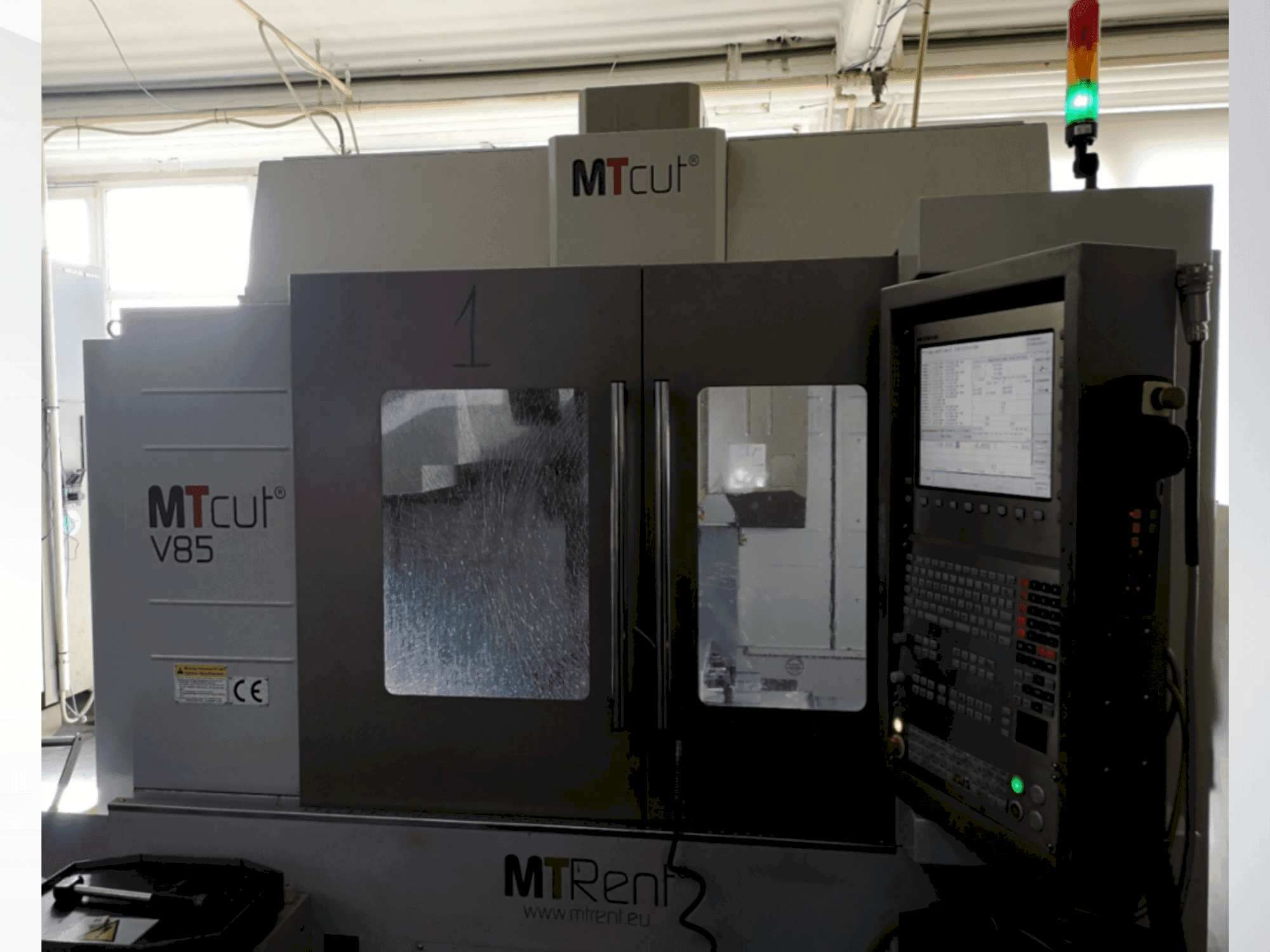 Вид станка MTcut V85 спереди