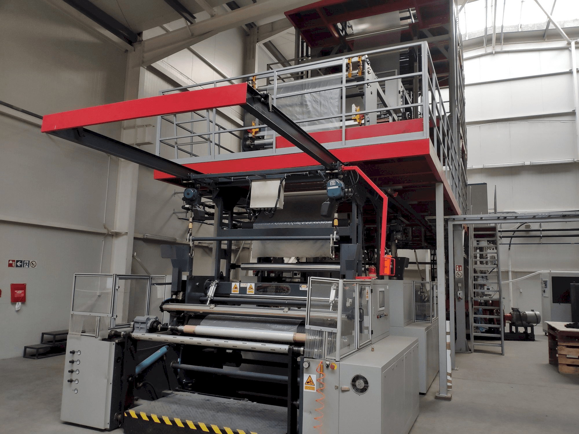 Front view of ROLBATCH 1600 machine