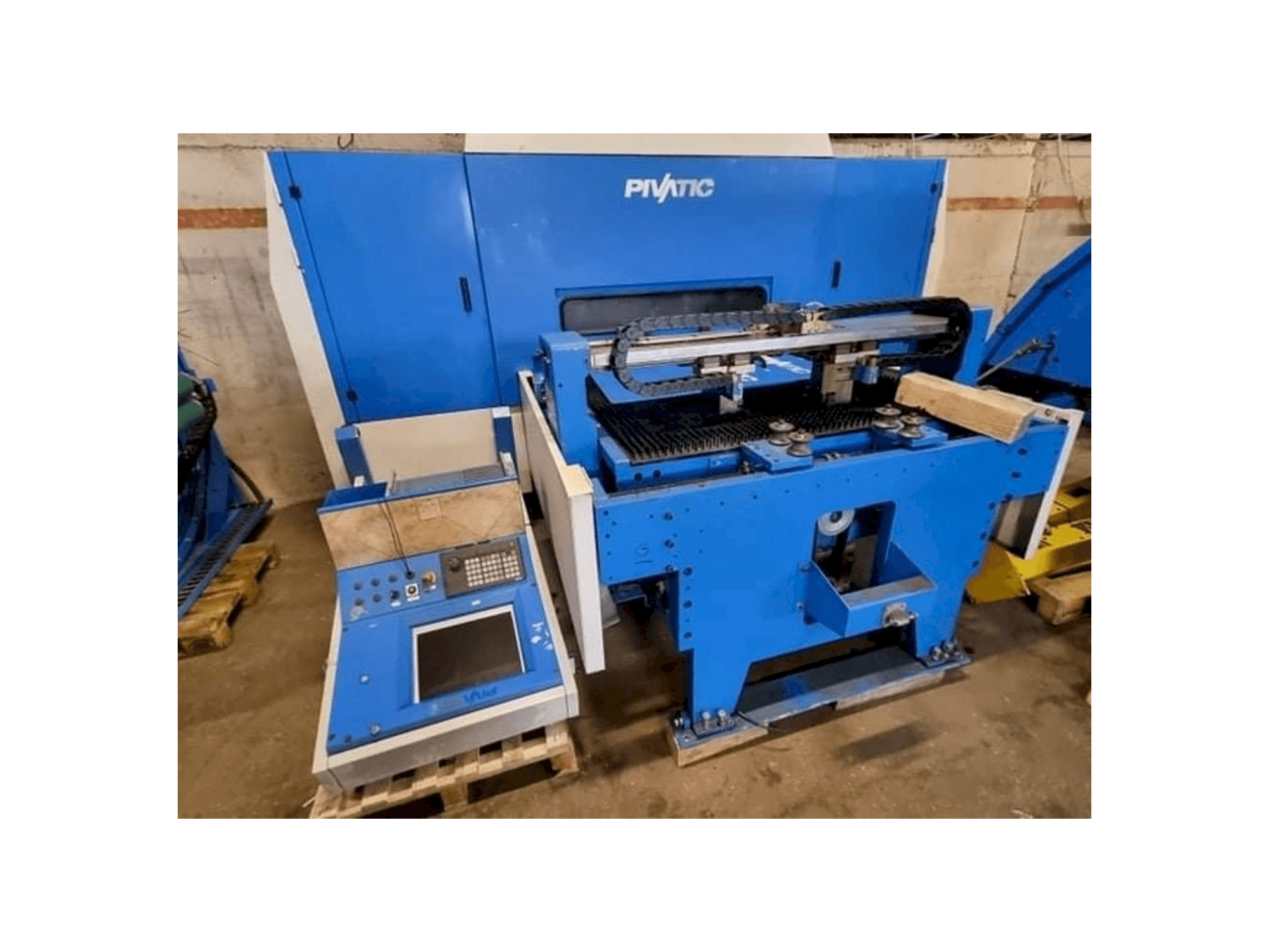 Вид станка Pivatic PCC125 спереди