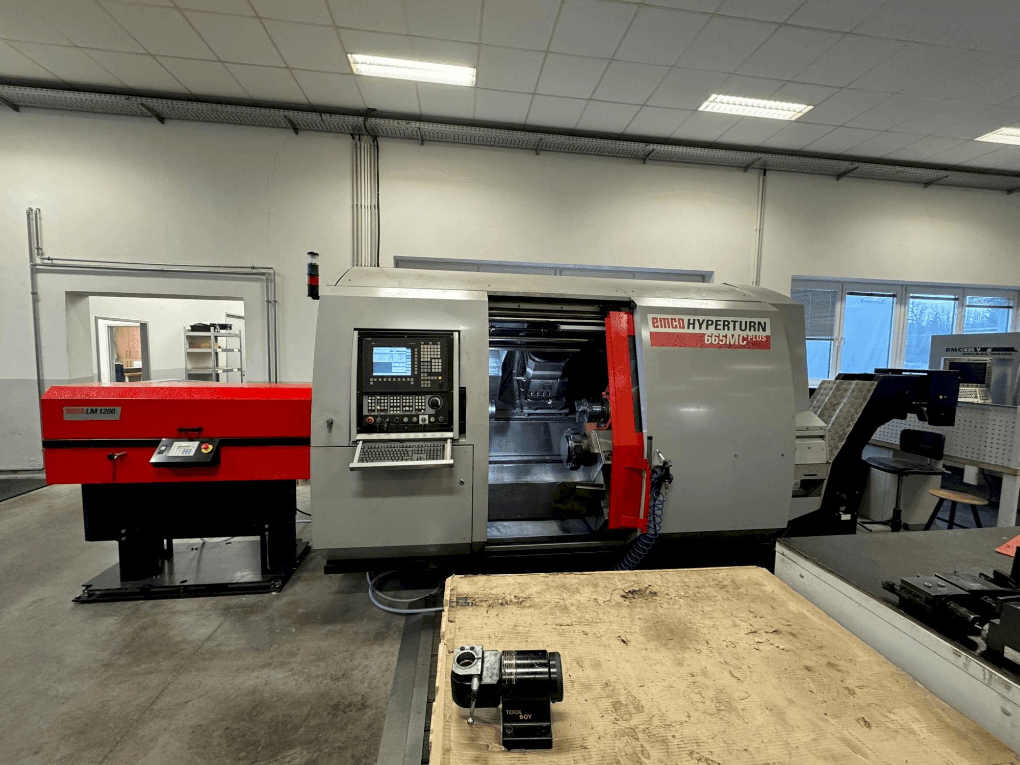 Вид станка EMCO Hyperturn 665MC Plus спереди