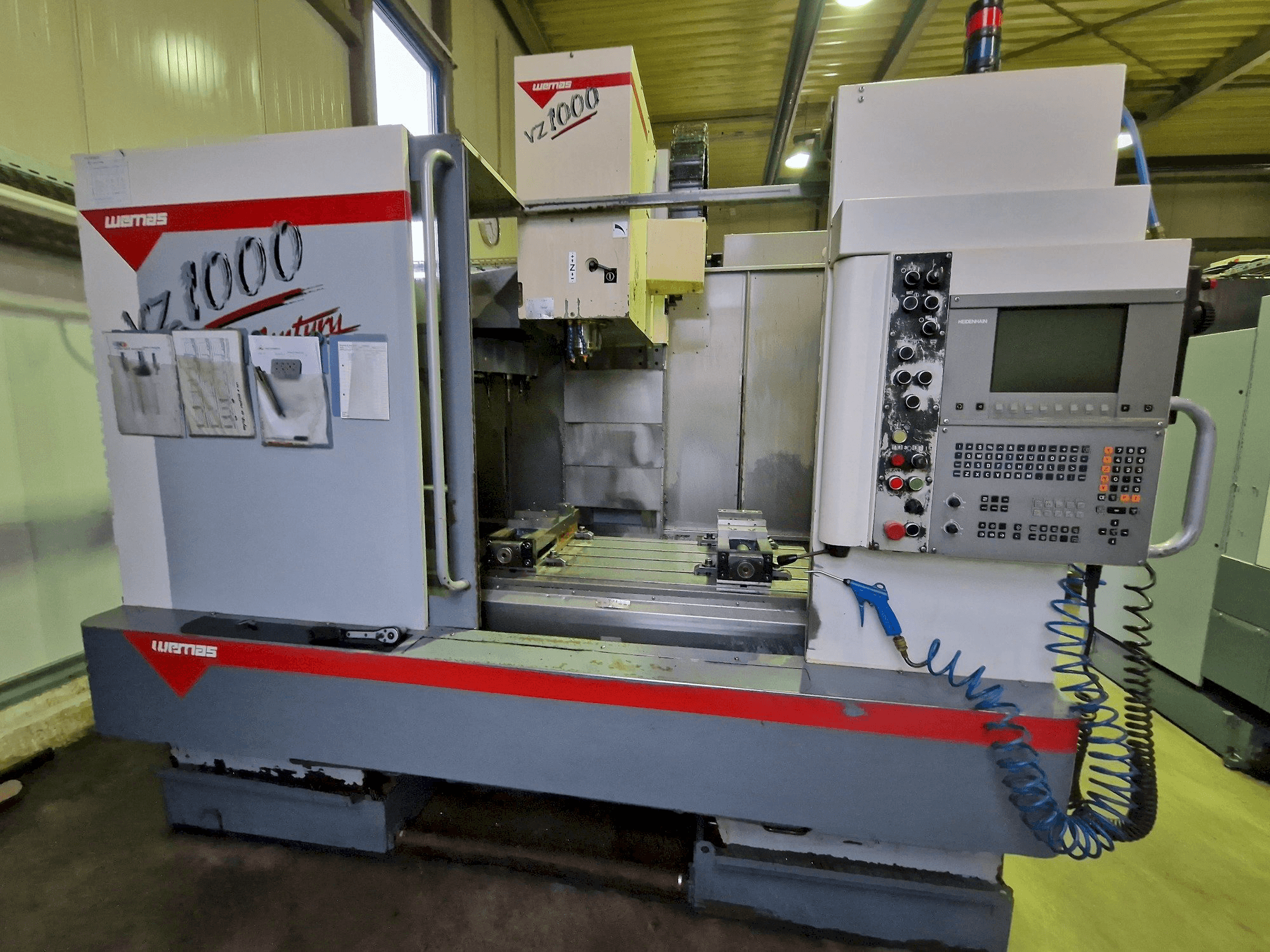 Вид станка WEMAS VZ 1000 спереди