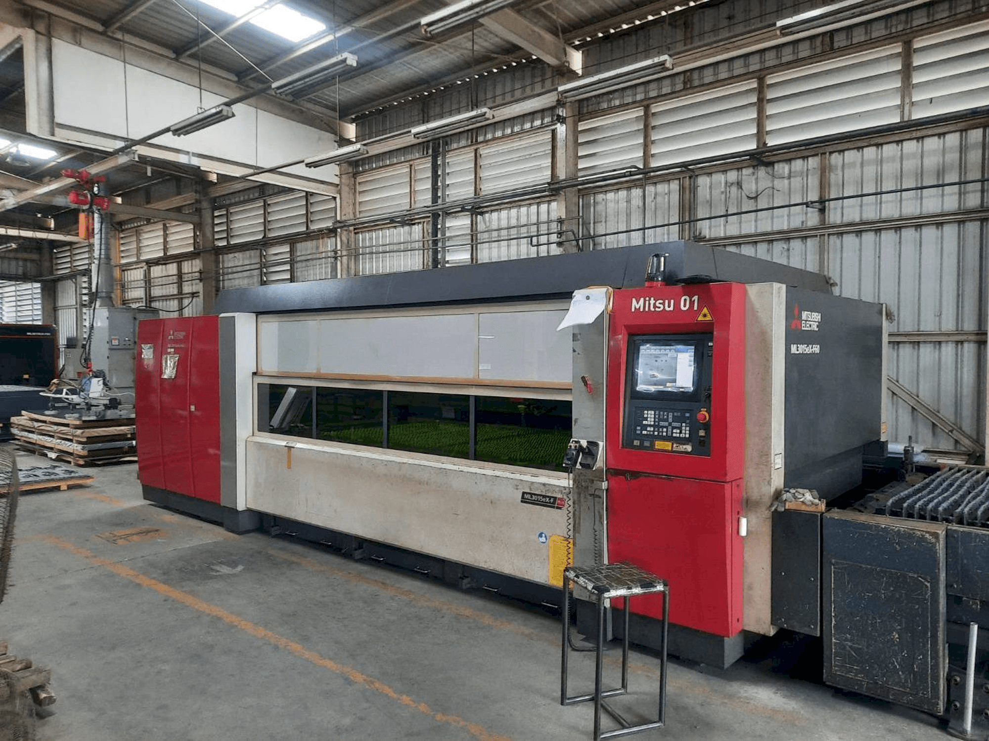 Вид станка Mitsubishi ML3015eX F60 спереди