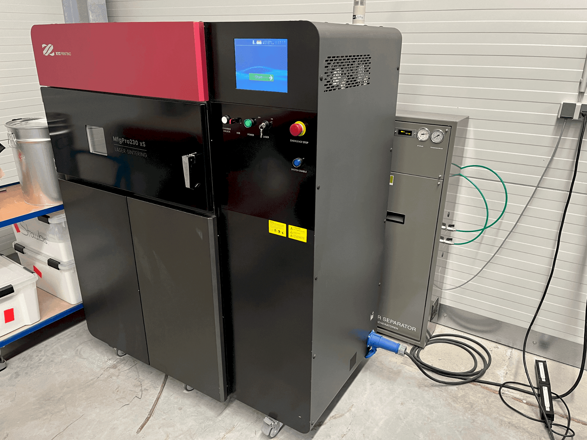 Вид станка XYZ MfgPro230 xS (2022) спереди