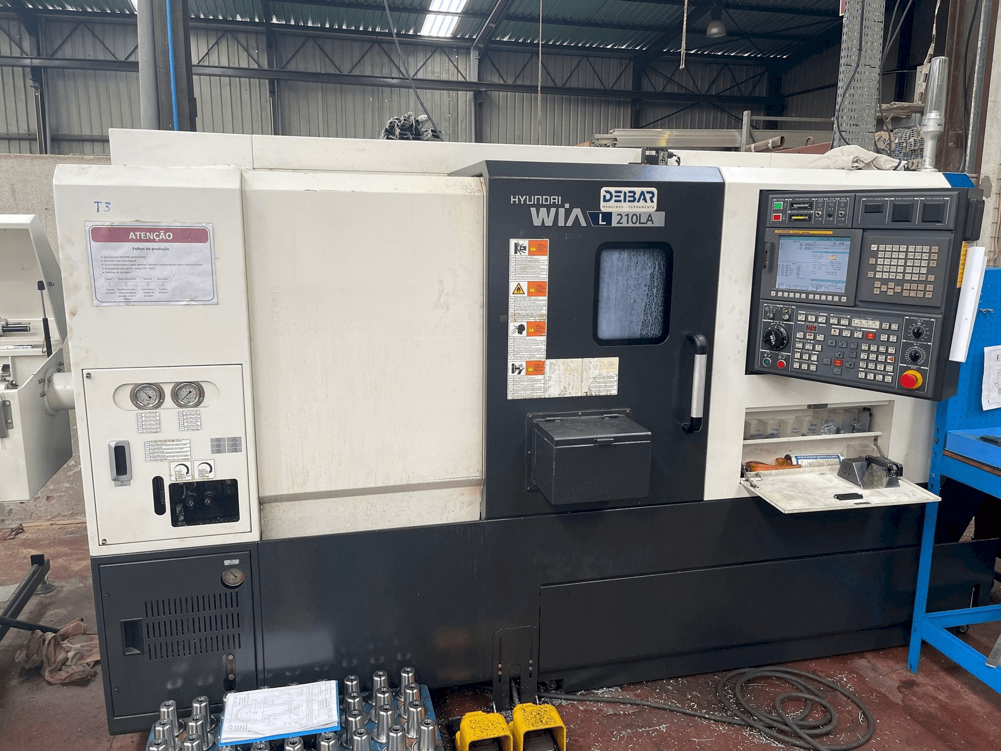 Вид станка Hyundai Wia L210LA спереди