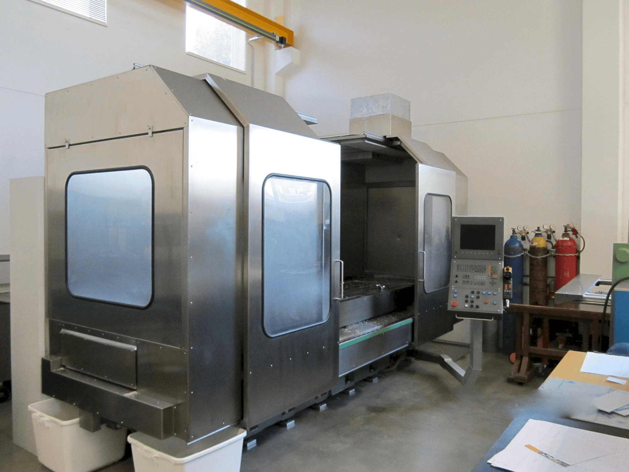 Вид станка Zayer BF2200 спереди