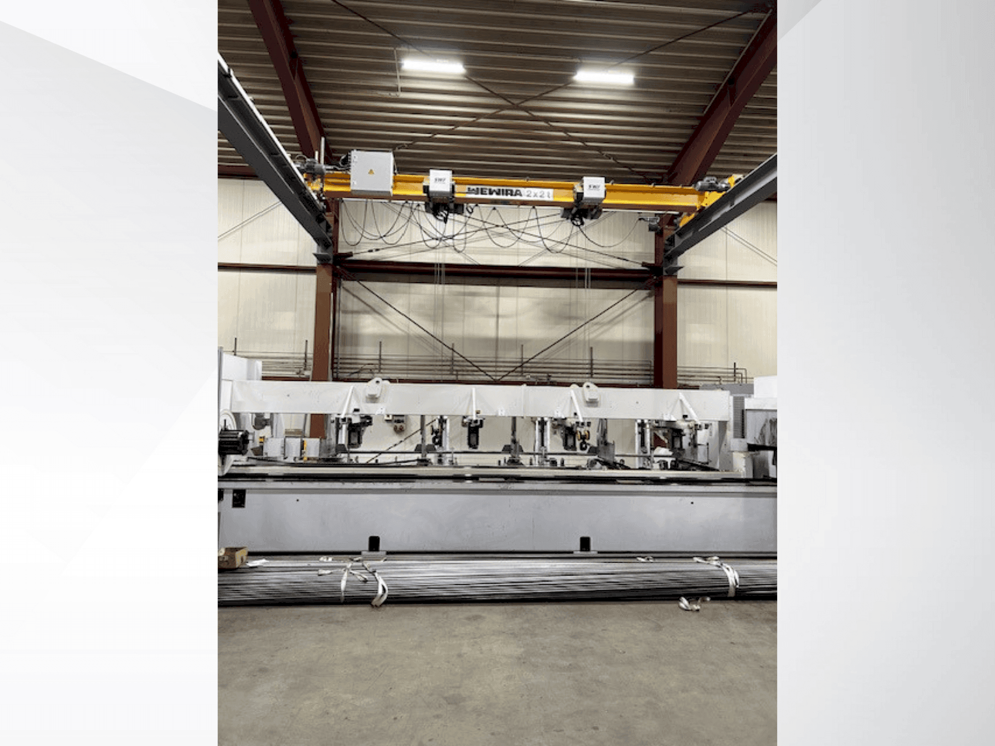 Вид станка TRUMPF Tru Laser Tube 3000 Fiber спереди