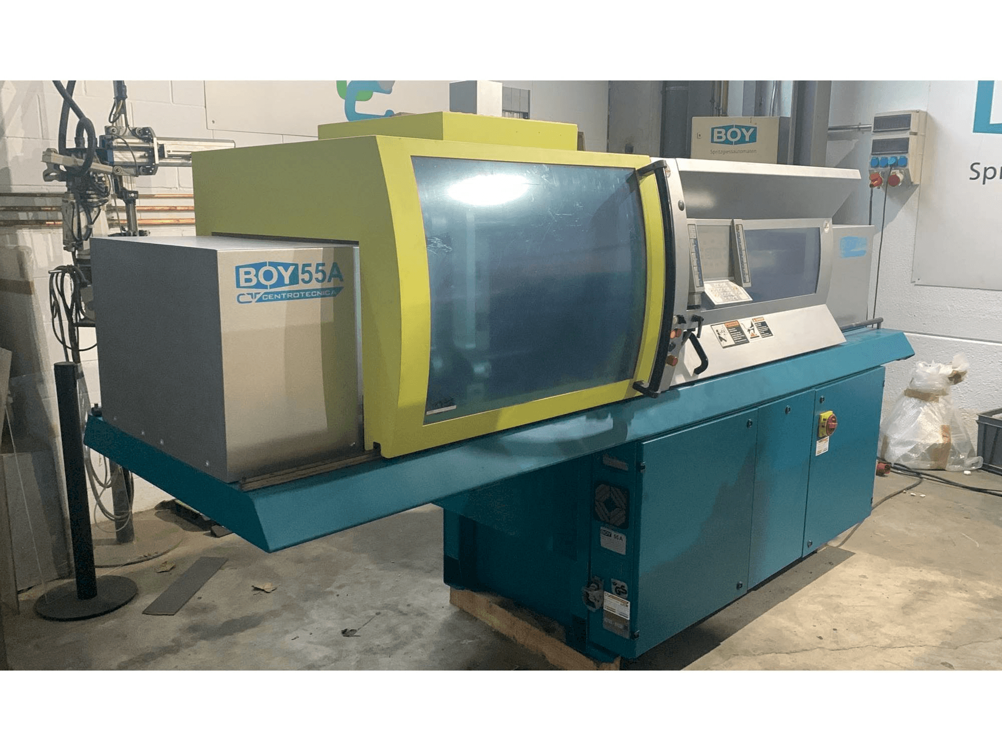 Вид станка BOY 55A спереди