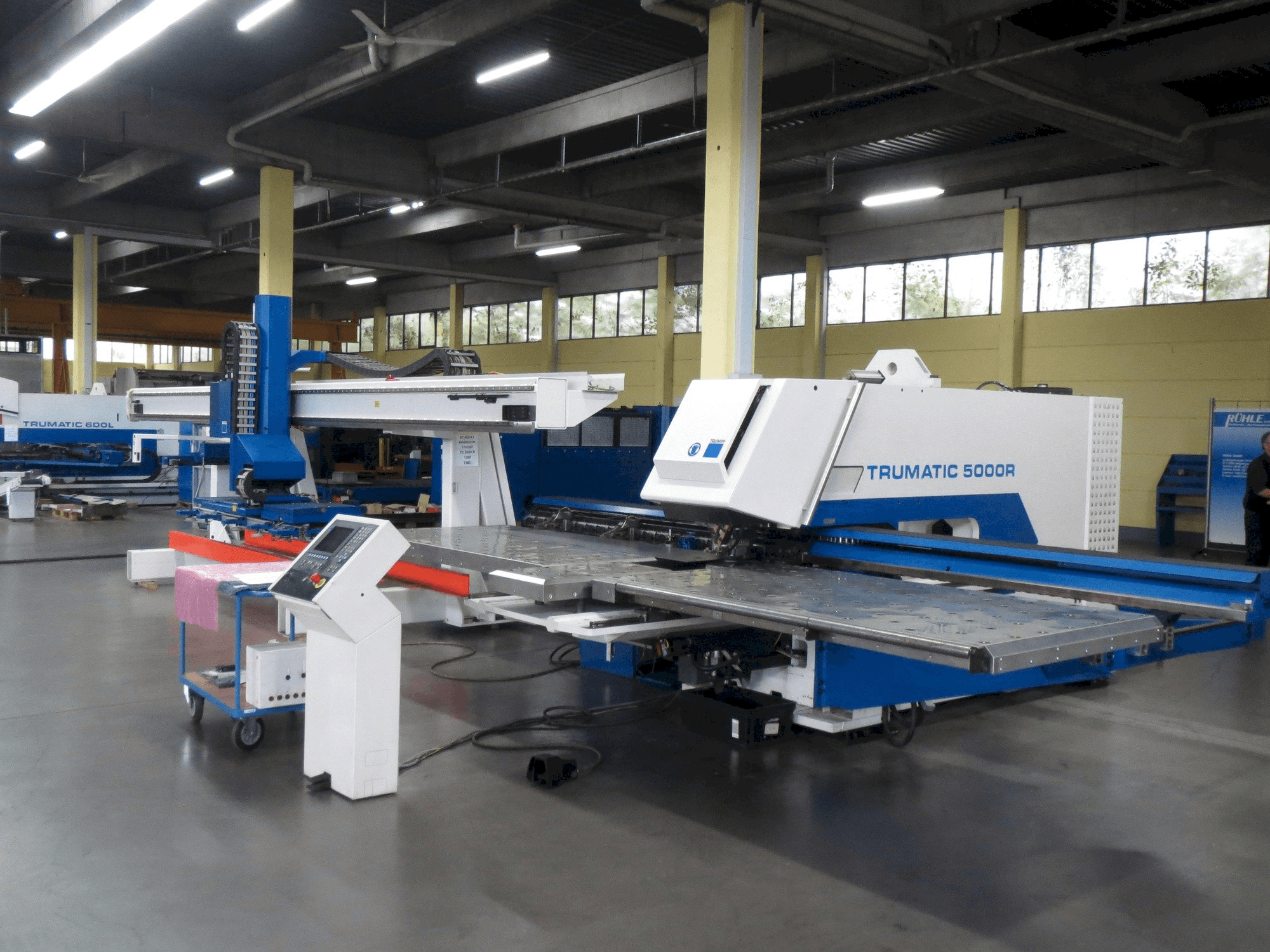 Вид станка Trumpf Trumatic 5000 R спереди