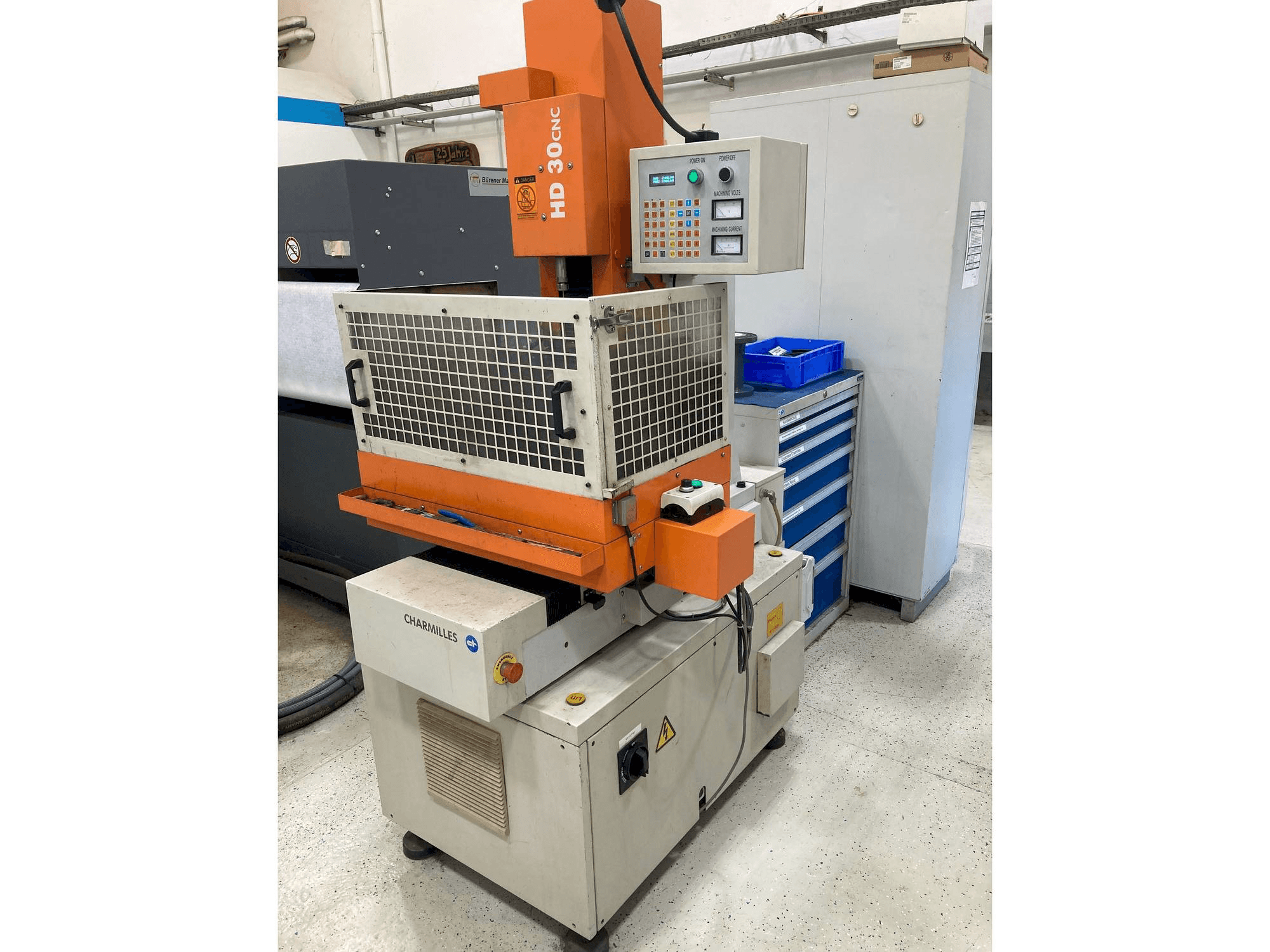 Вид станка CHARMILLES HD30CNC спереди