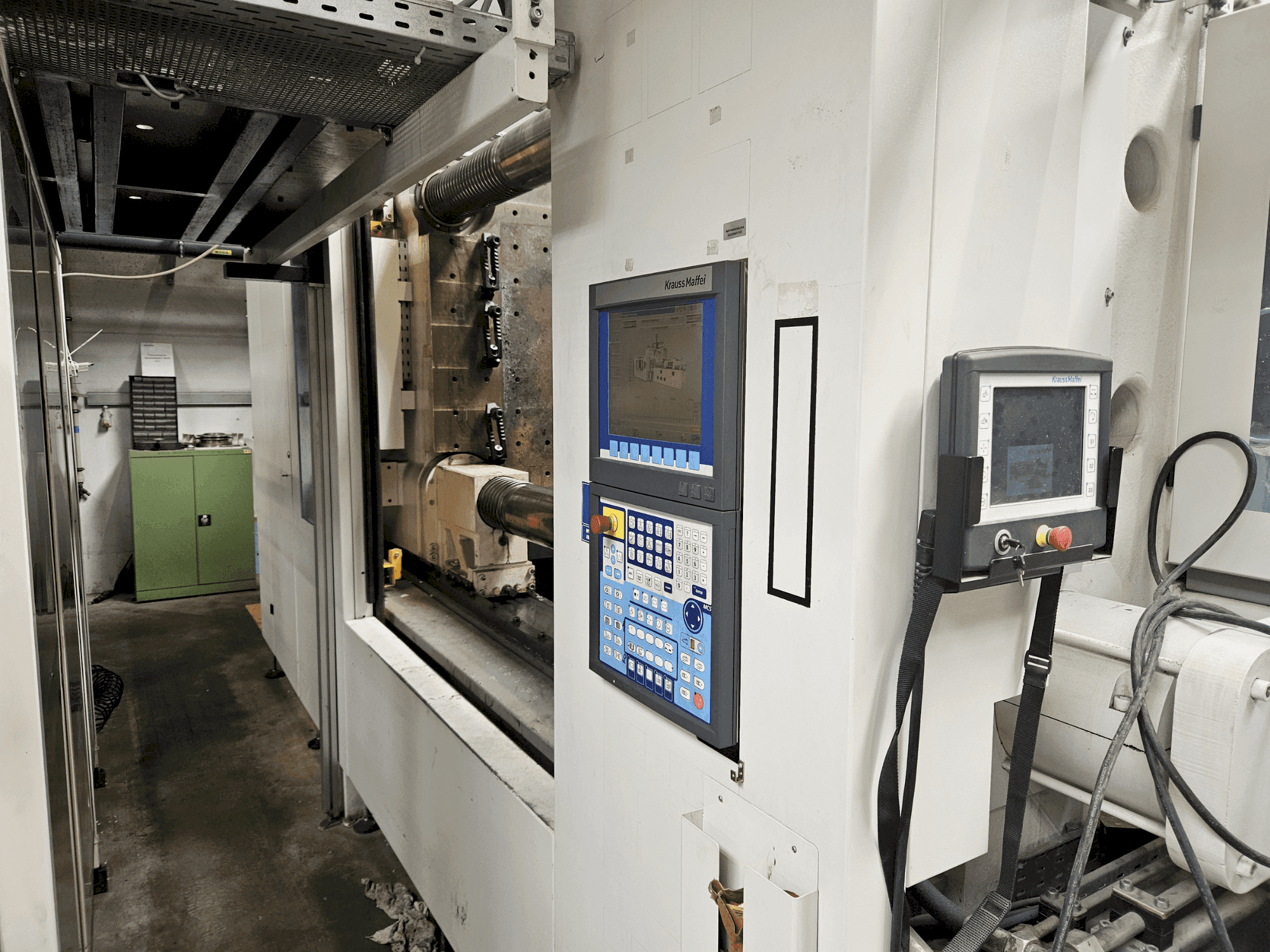 Вид станка Krauss Maffei 800-12000 MX спереди