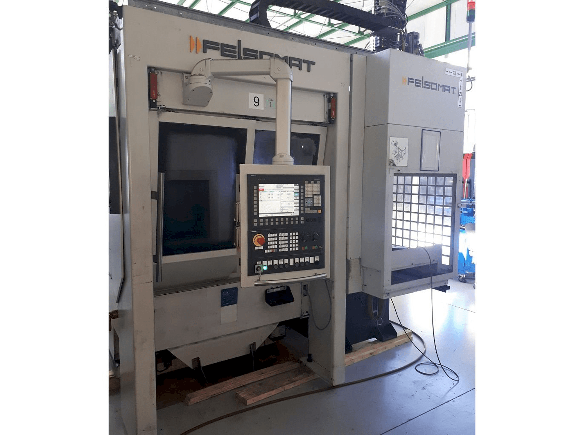 Вид станка Felsomat FTC 160 спереди