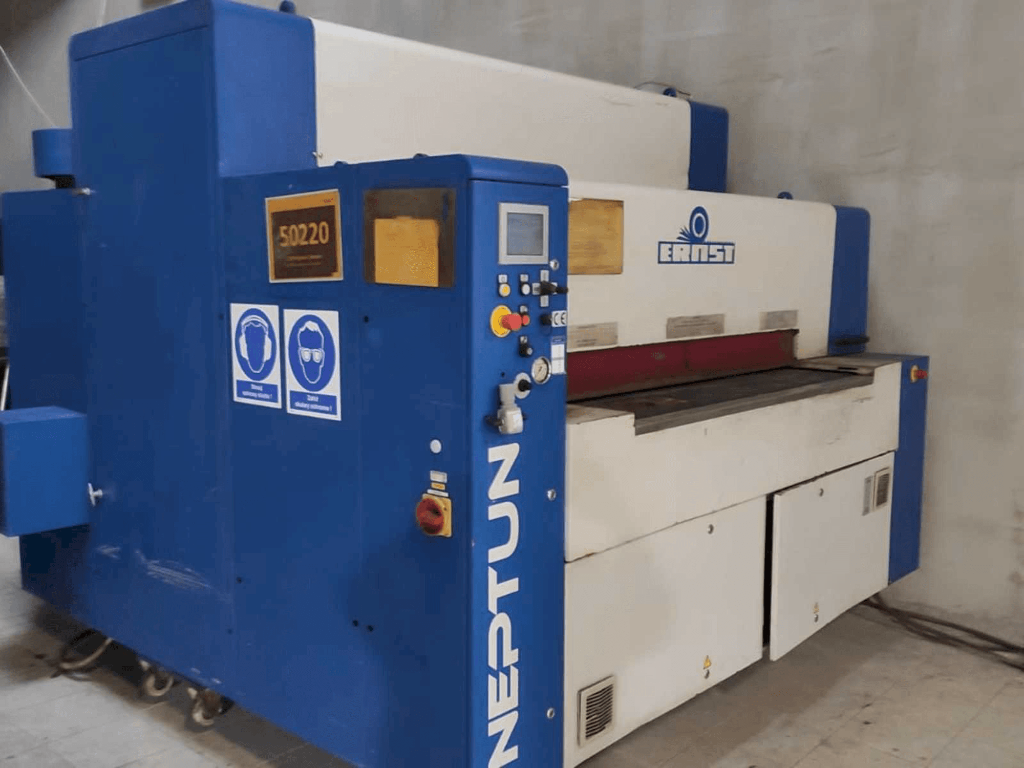 Вид станка ERNST NEPTUN ES 1500 спереди