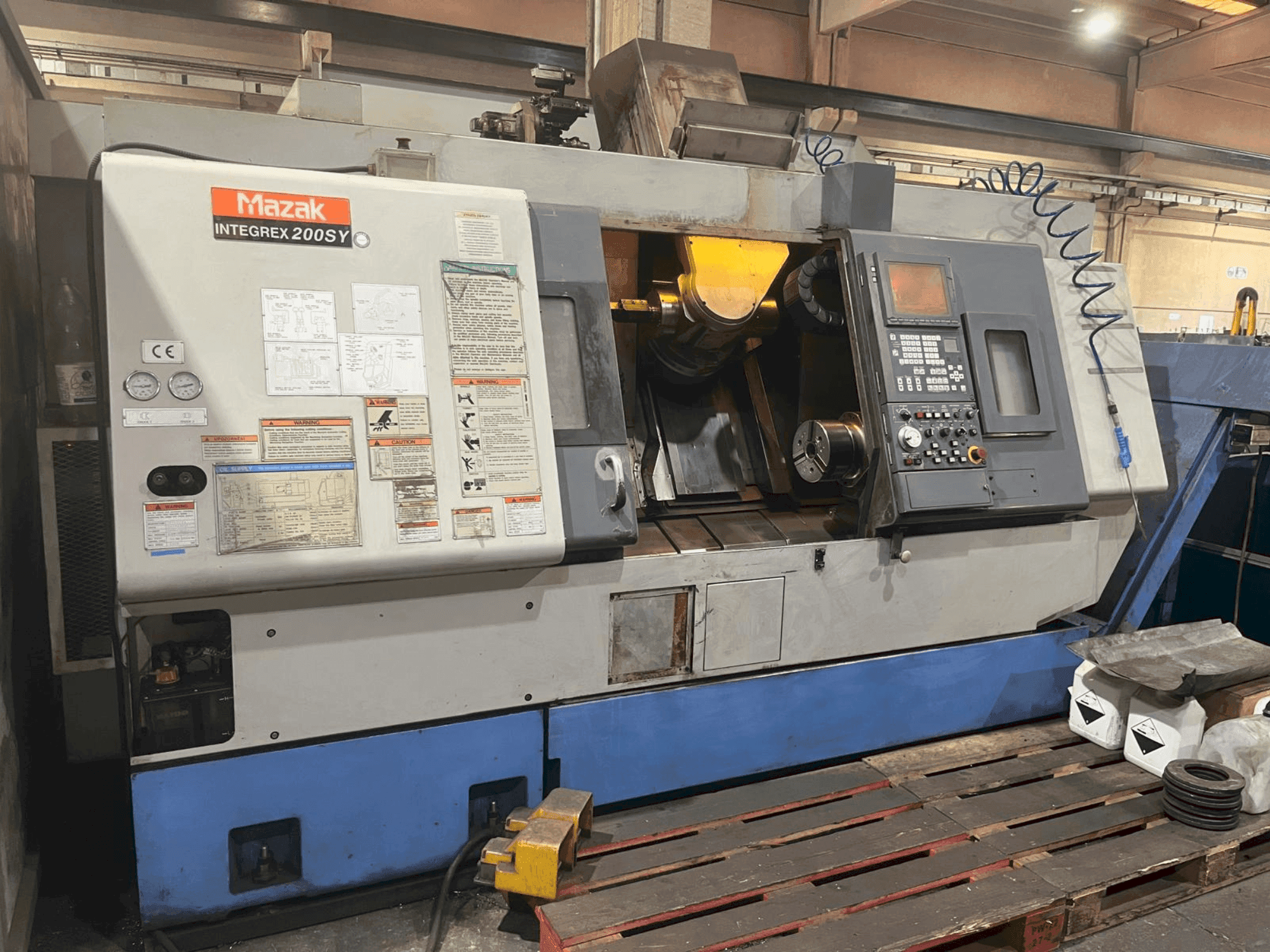 Вид станка Mazak INTEGREX 200 SY спереди