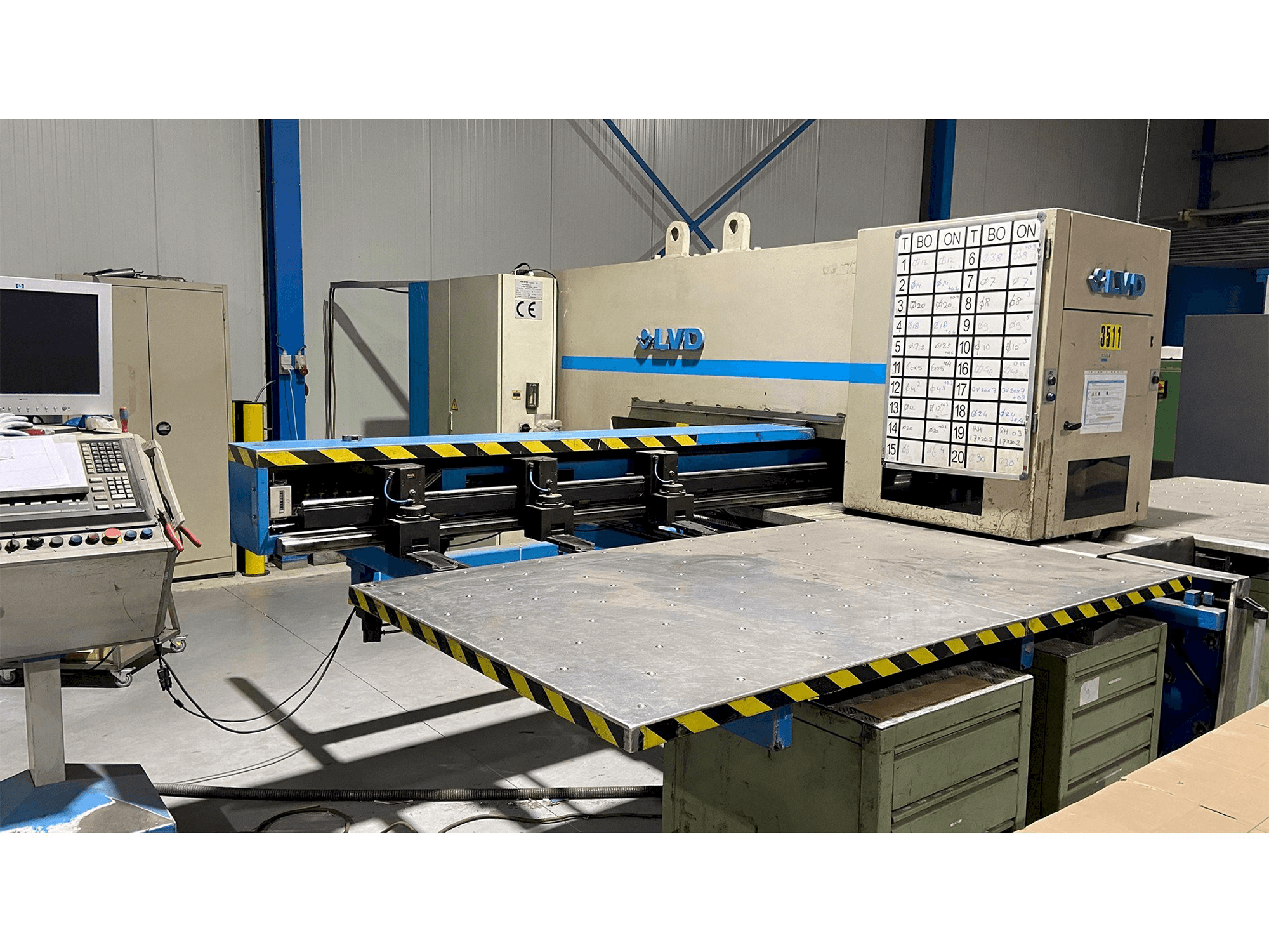 Вид станка LVD Delta 1250-LB-TN спереди