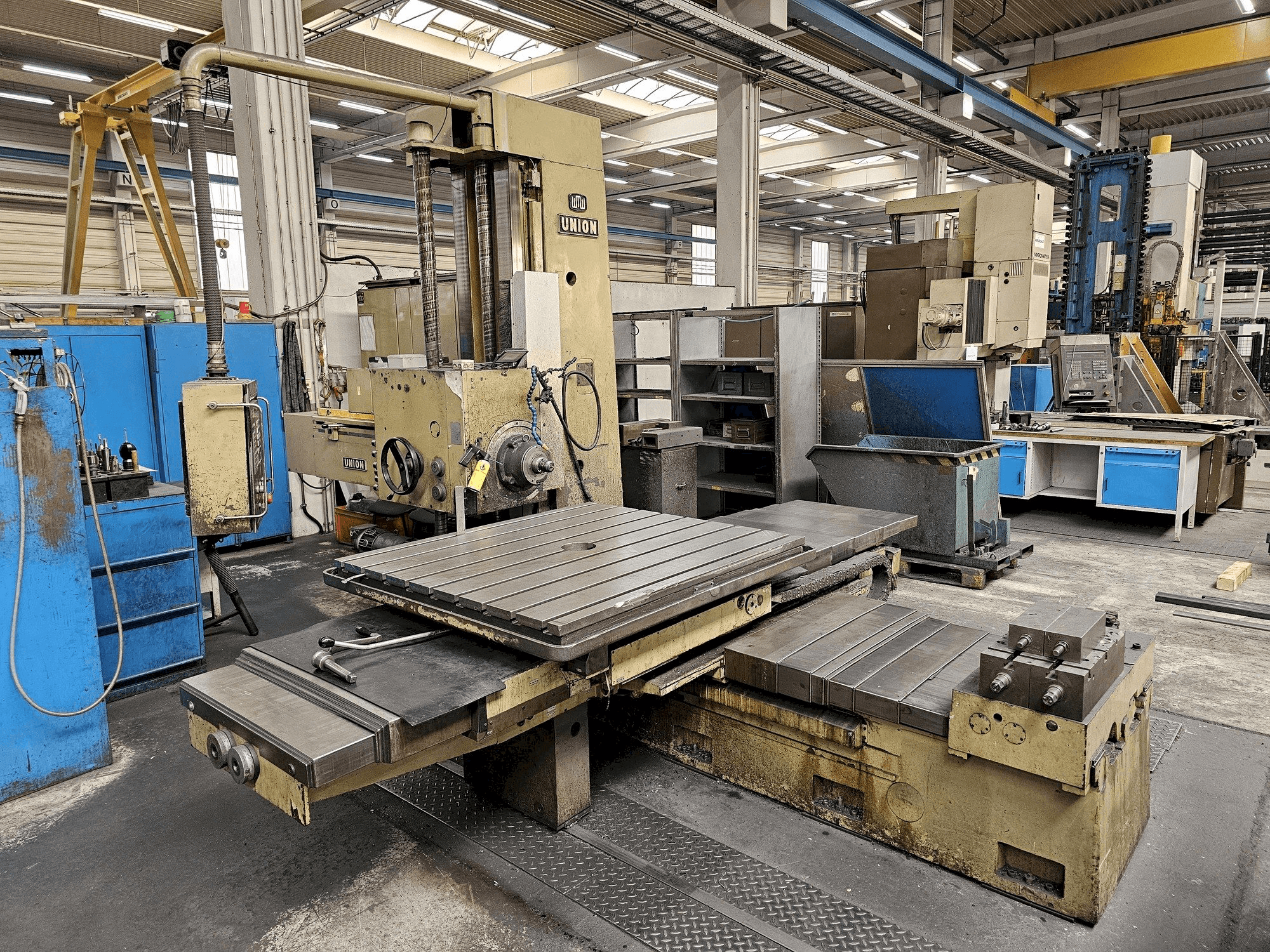 Вид станка UNION BFT 90 спереди