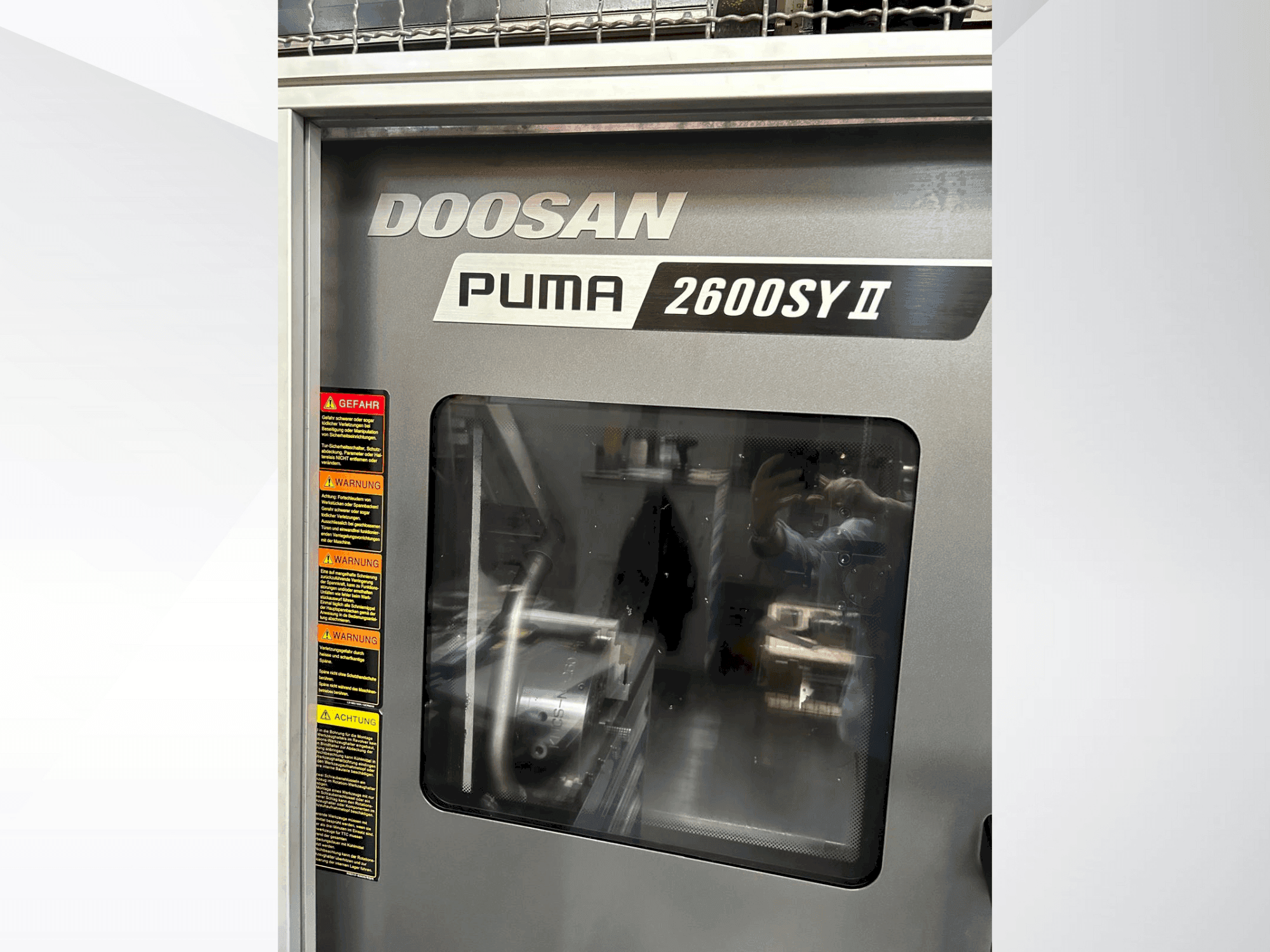 Вид станка DOOSAN Puma 2600 SY II спереди