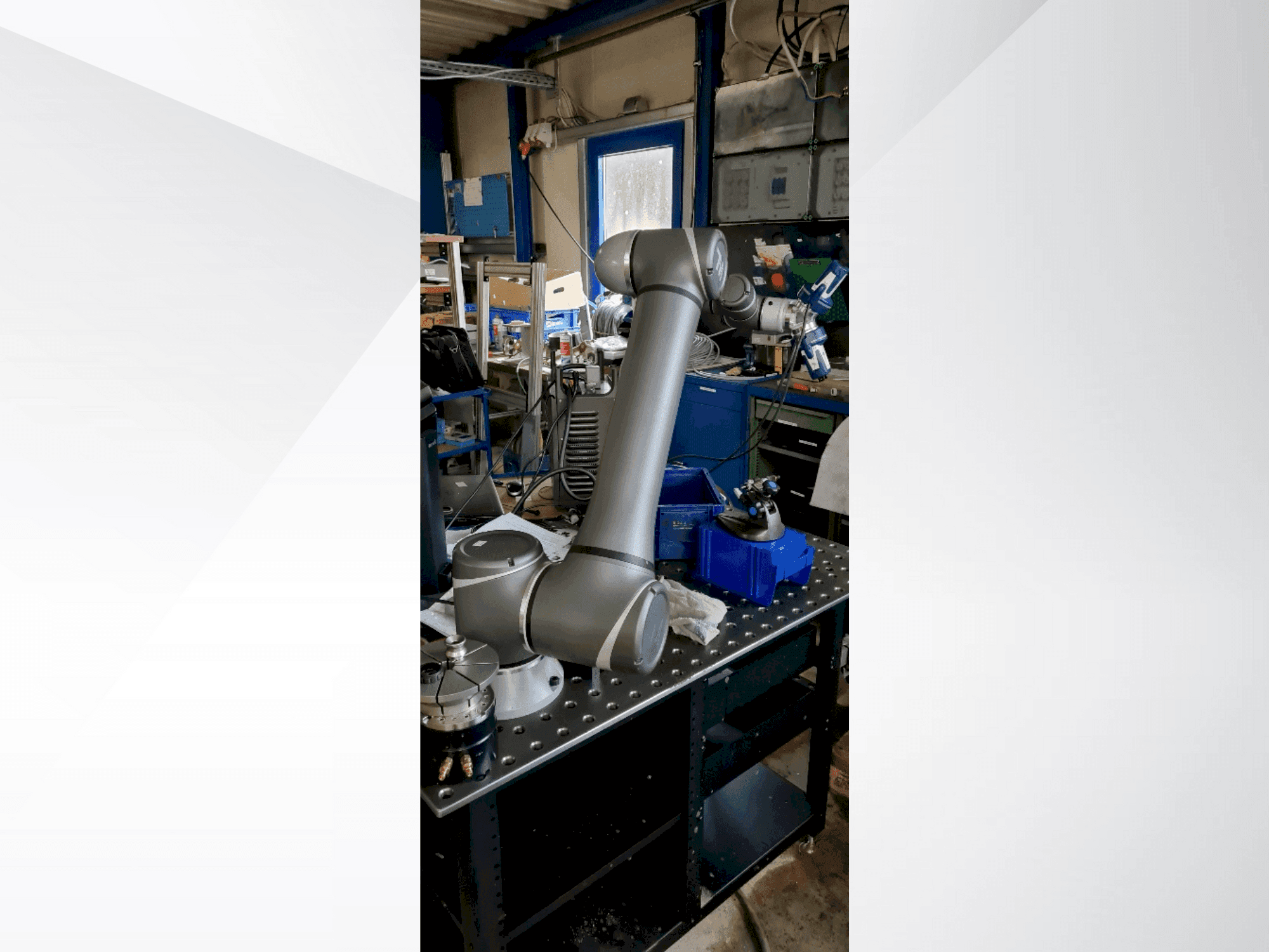 Вид станка OMRON TM12 спереди