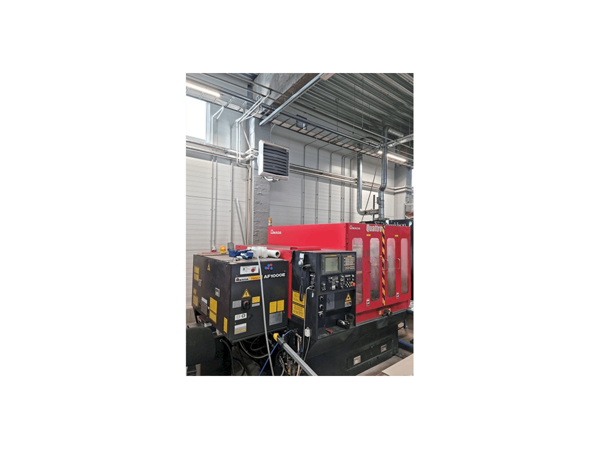 Вид станка с AMADA Quattro правой стороны