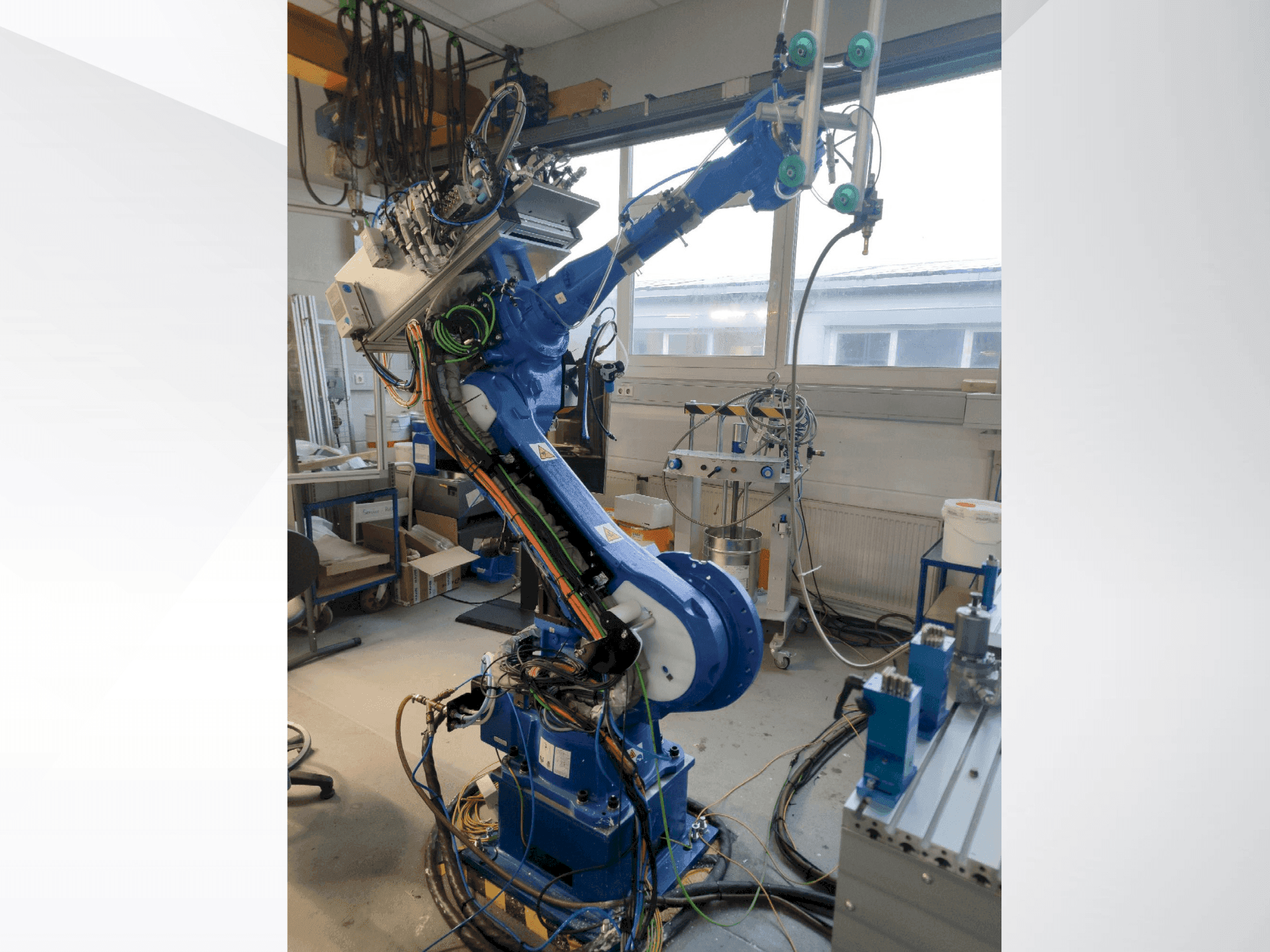 Вид станка Yaskawa 6VX88 спереди