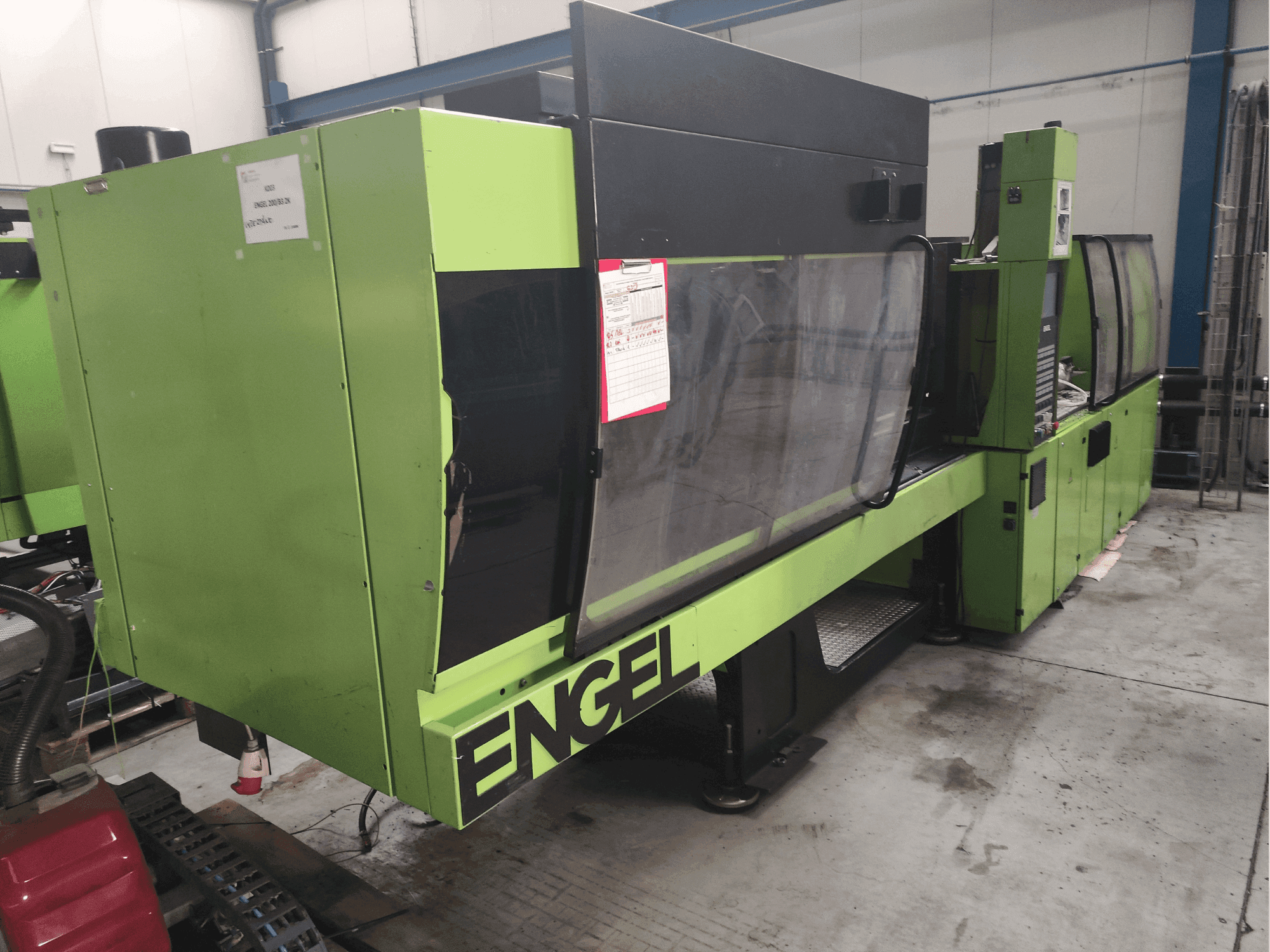 Вид станка Engel Victory 750/200 Tech спереди
