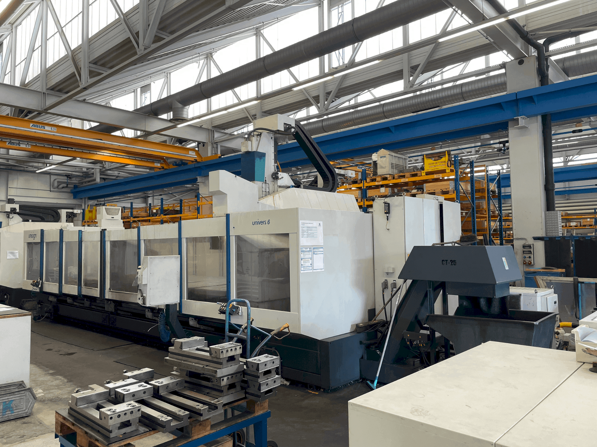 Вид станка Unisign UNIVERS 6 спереди