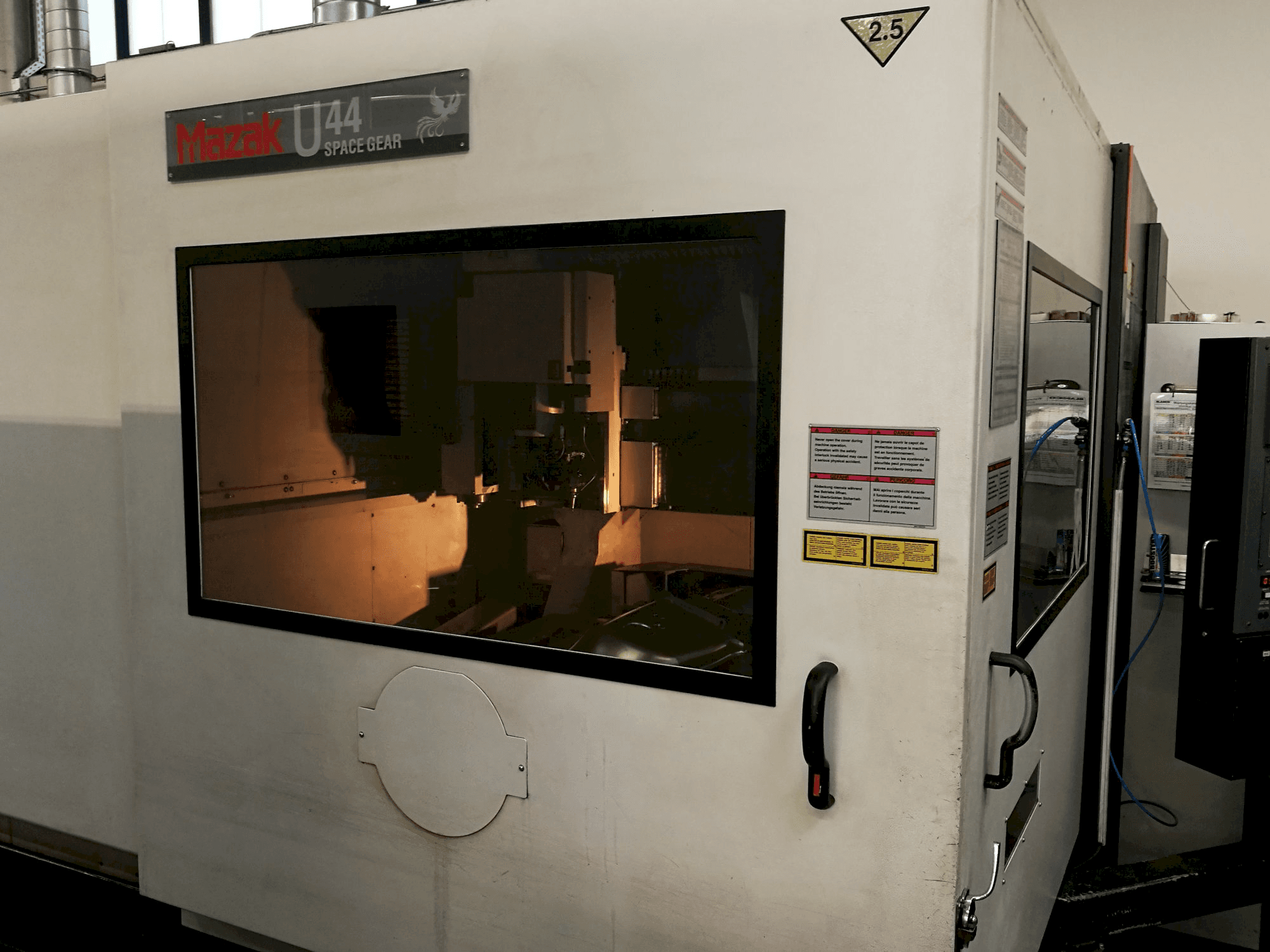 Left view of Mazak Space Gear-U44 Machine