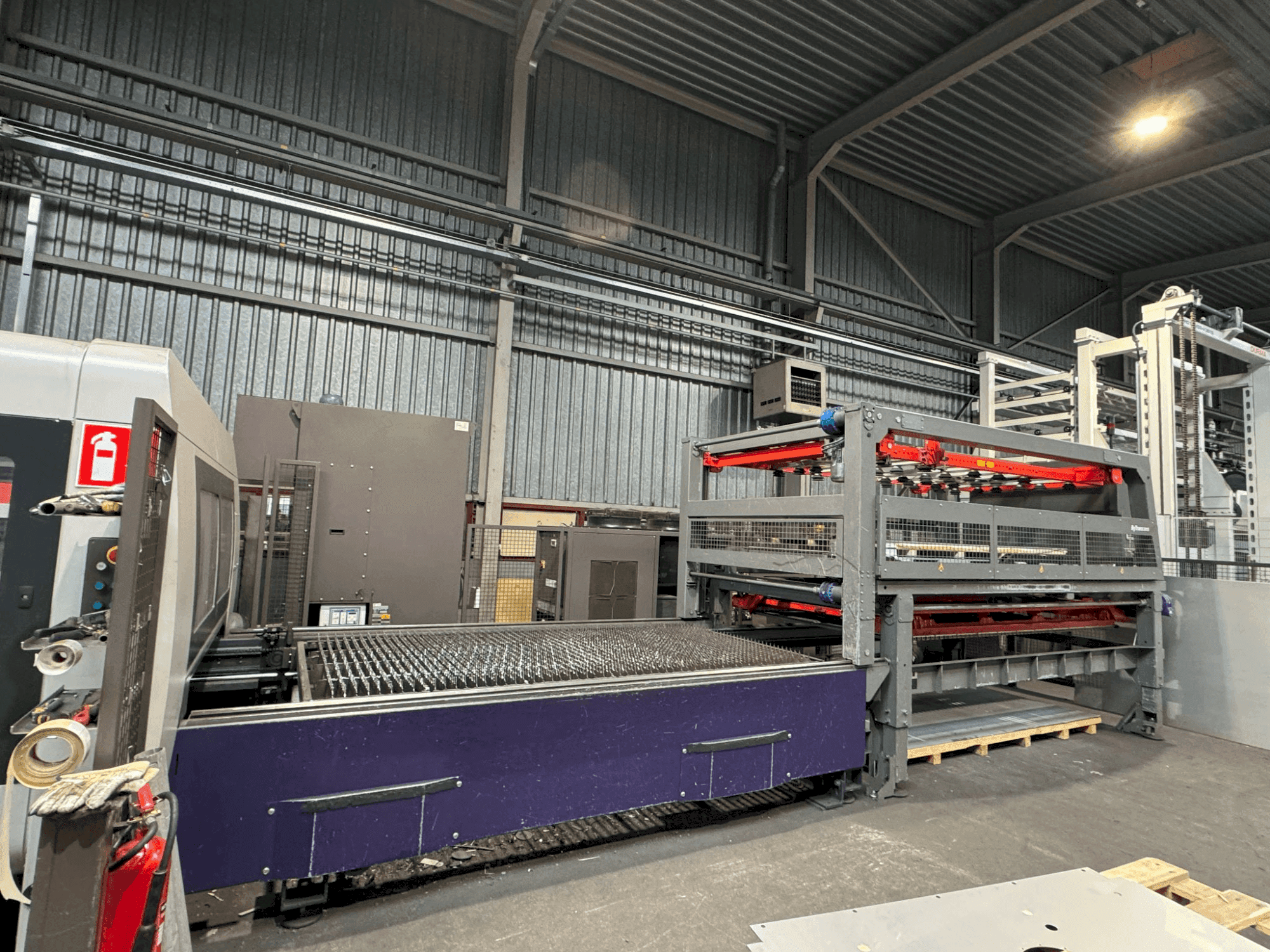 Вид станка Bystronic ByTrans 3015 Standard спереди